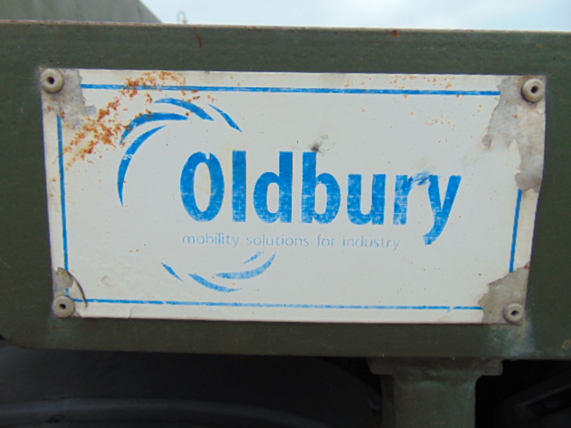 2002 Oldbury Tri Axle Sliding Deck Plant Trailer - Image 19 of 20