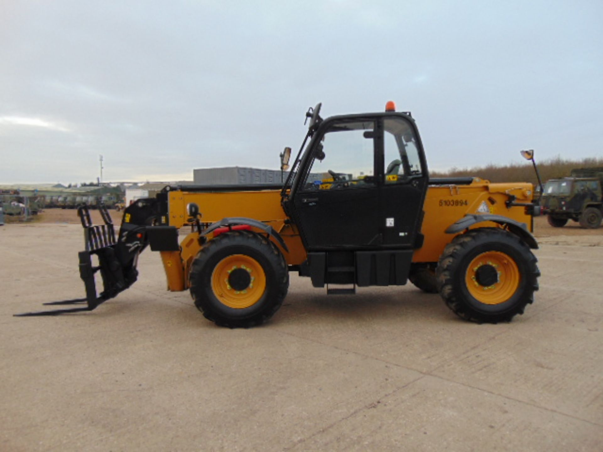 2014 Caterpillar TH414C GC 3.6 ton Telehandler - Image 10 of 25