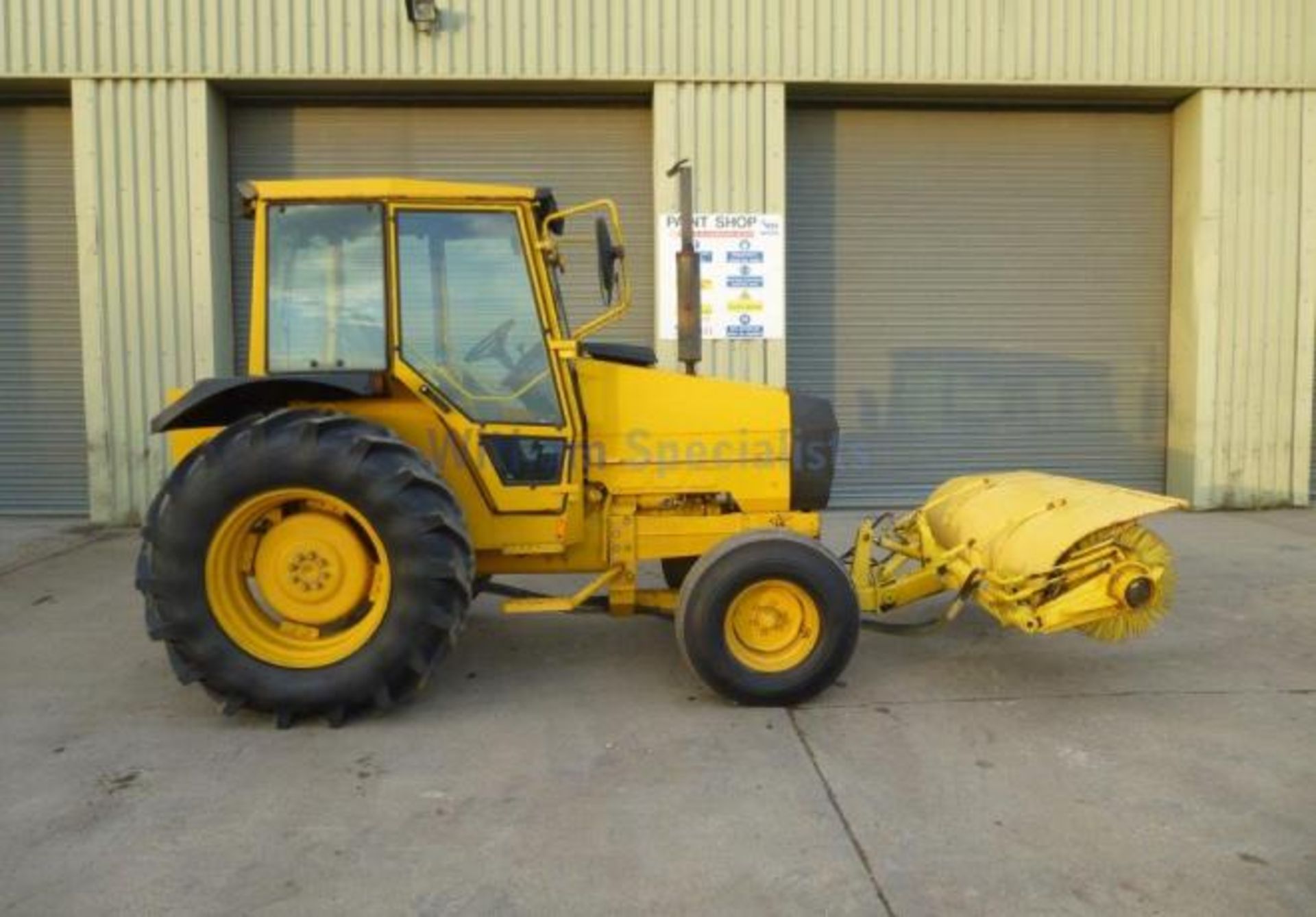 Valmet 365 Utility sweeper Tractor - Image 3 of 19