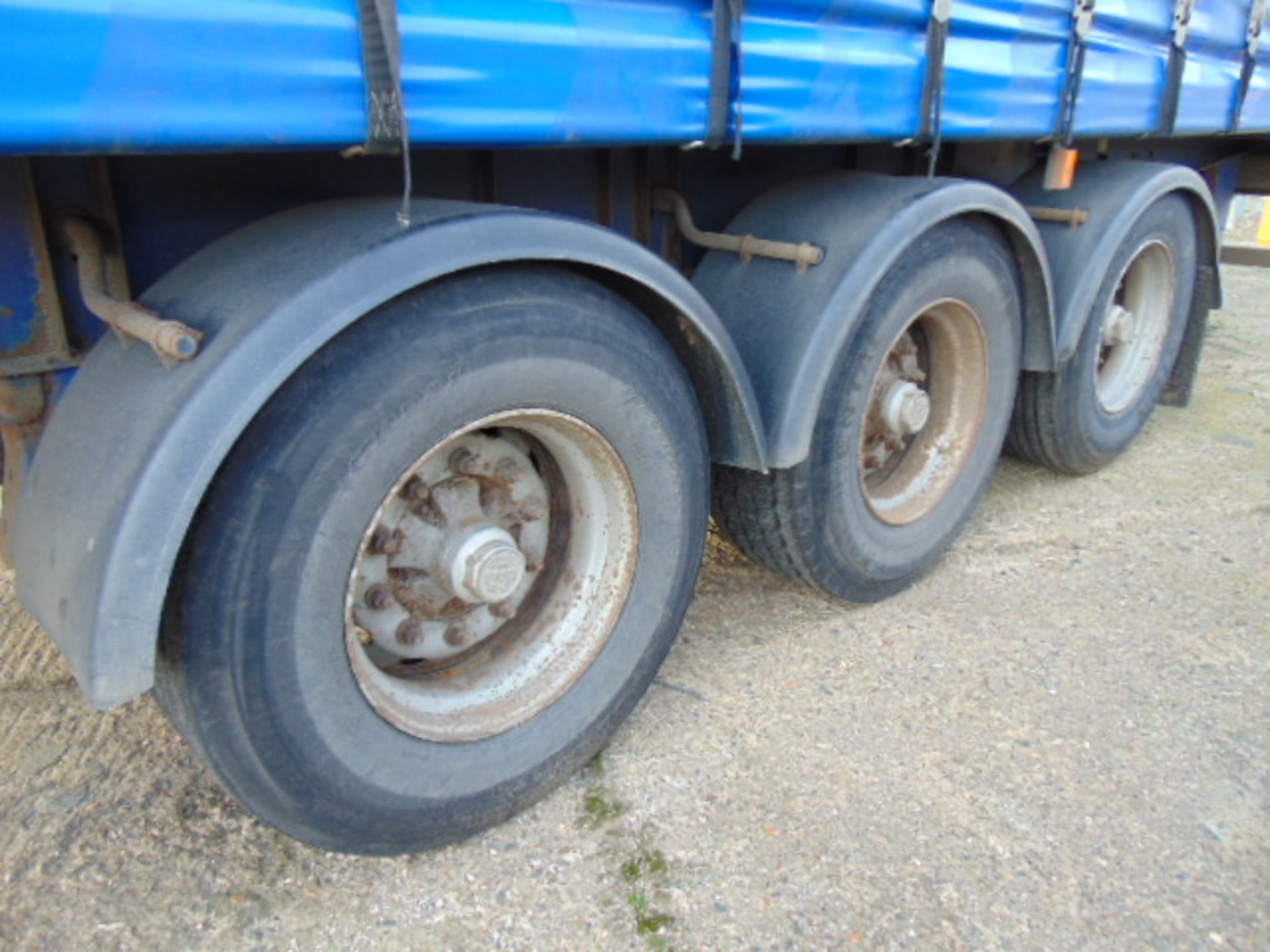 Utility International ZT3FLS 44ft Tri Axle Curtainside Trailer - Image 8 of 14