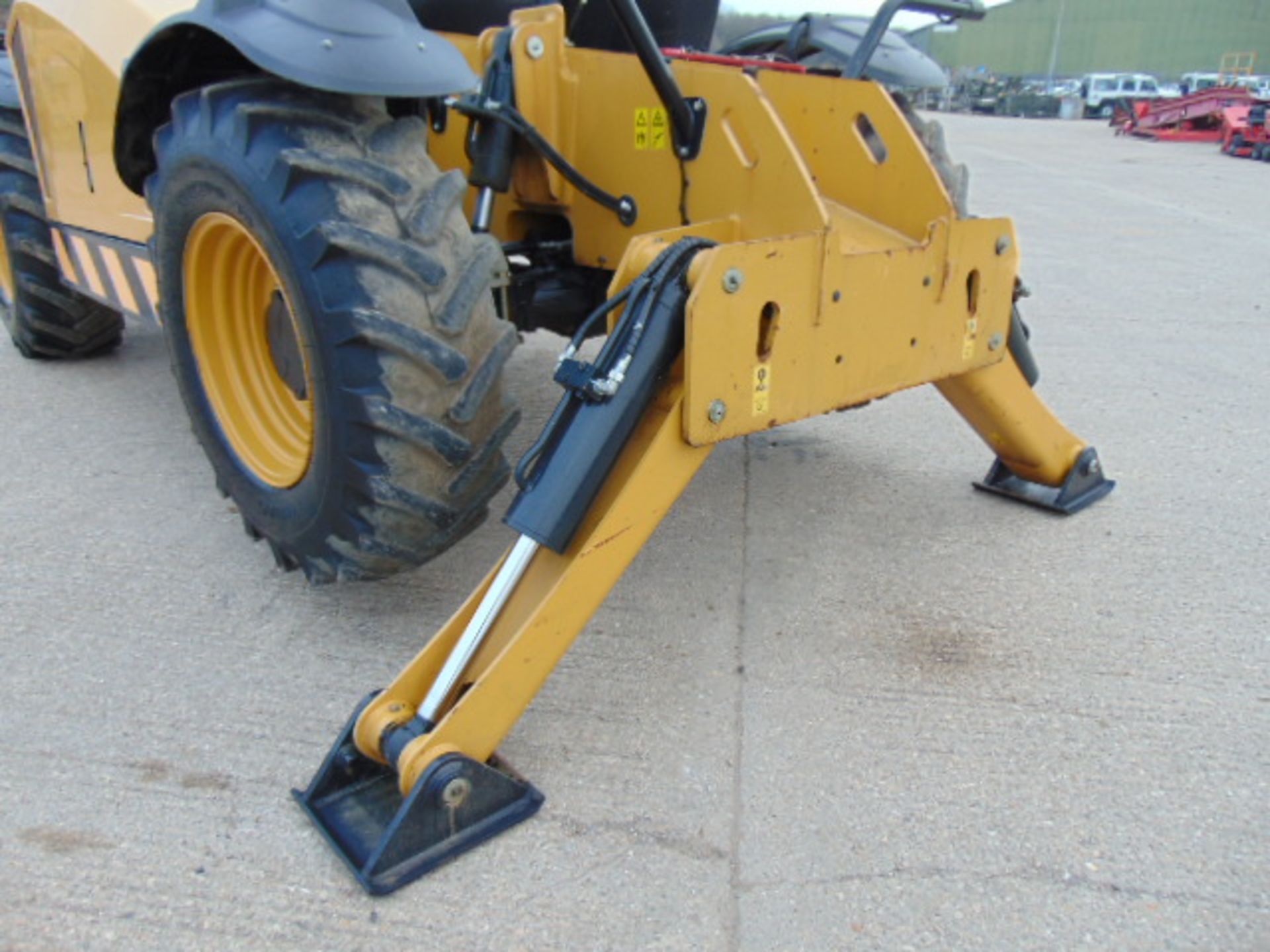 2014 Caterpillar TH414C GC 3.6 ton Telehandler - Image 5 of 25