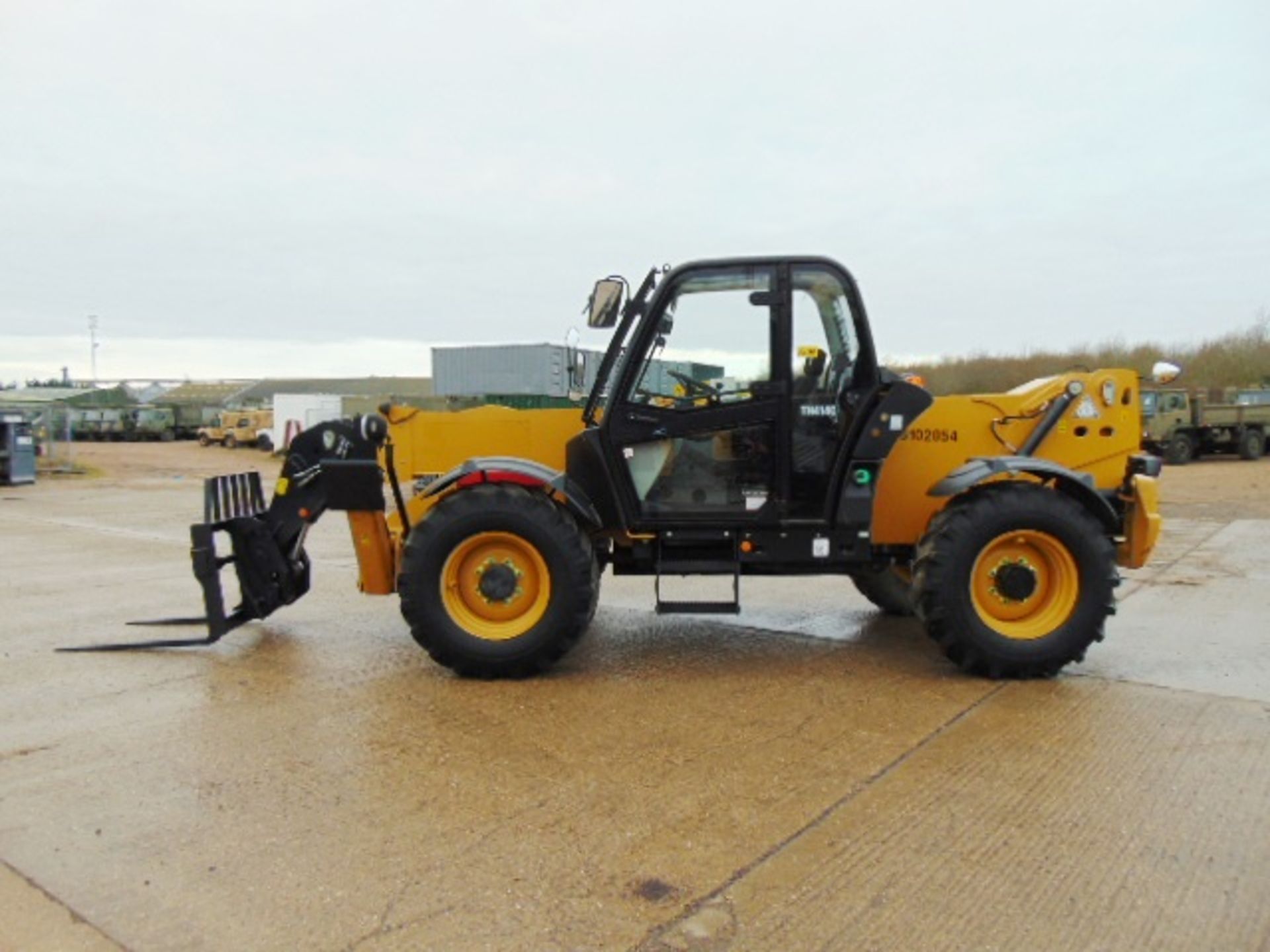 2014 Caterpillar TH414C 3.6 ton Telehandler - Image 10 of 27