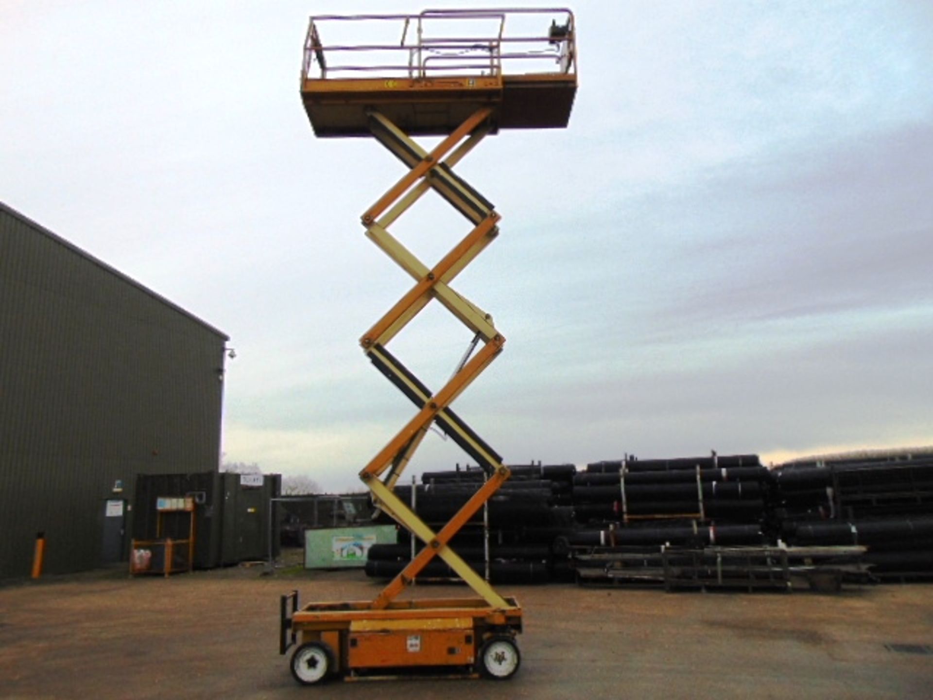 JLG 2646 E Aerial Work Platform Scissor Lift - Image 2 of 21