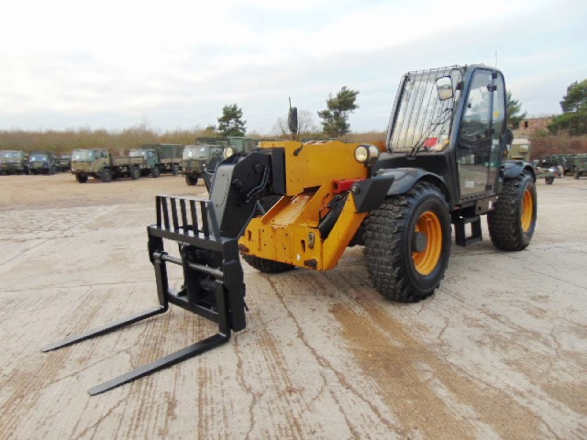 2014 Caterpillar TH414C 3.6 ton Telehandler - Image 10 of 27