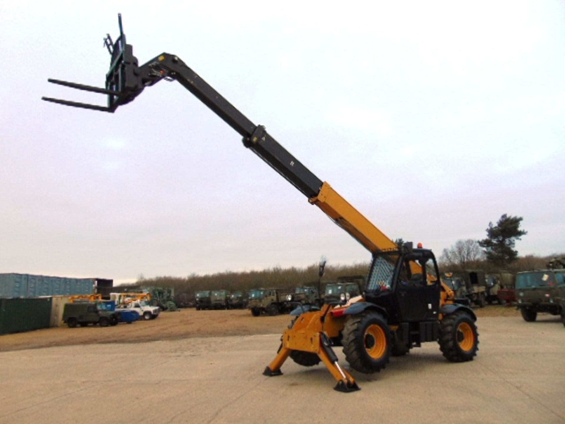 2014 Caterpillar TH414C GC 3.6 ton Telehandler - Image 3 of 25