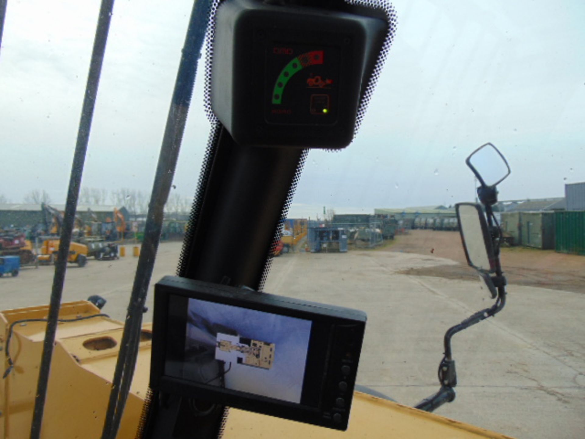 2014 Caterpillar TH414C 3.6 ton Telehandler - Image 18 of 26