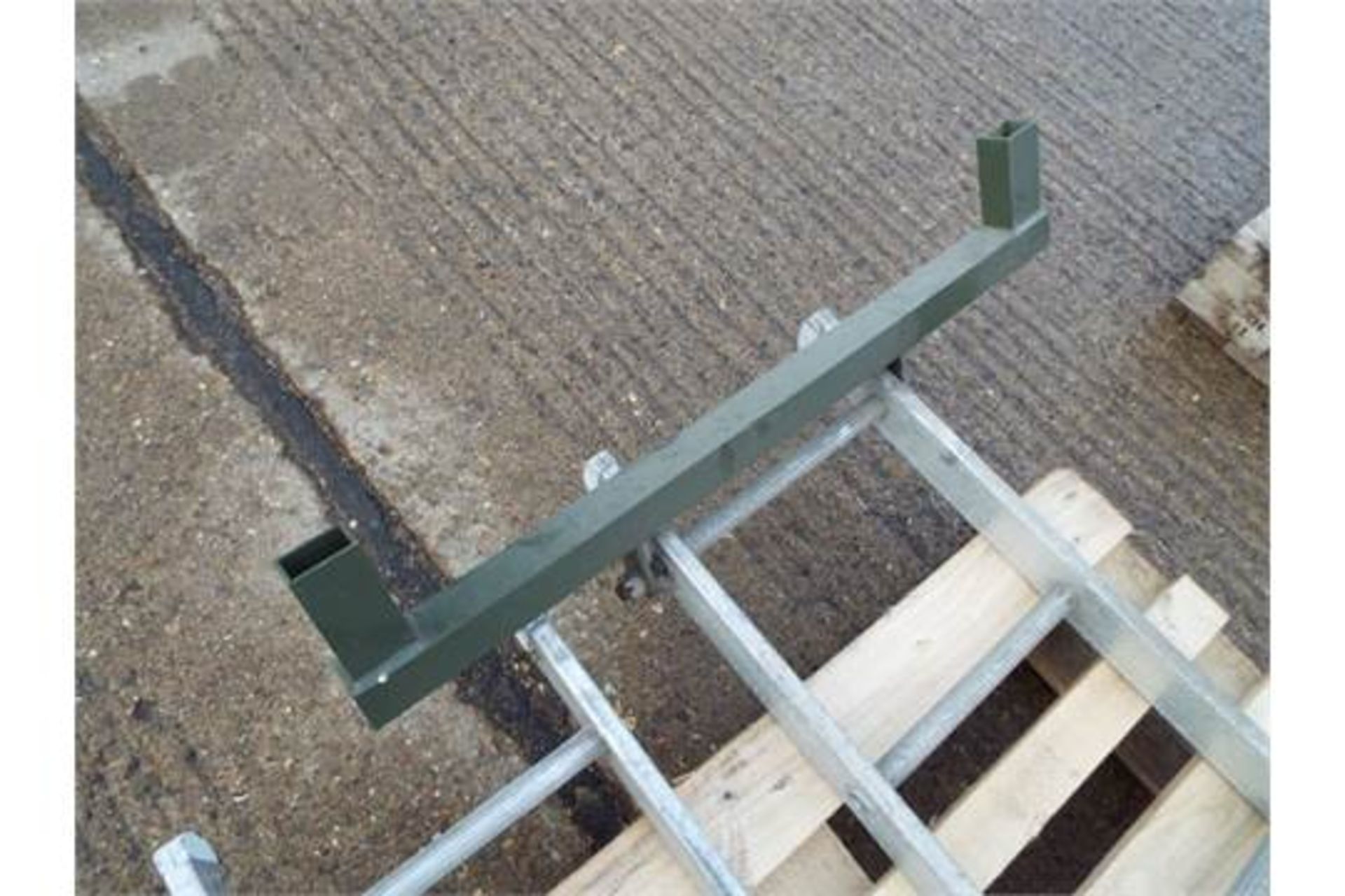 2 x 1.8m Aluminium Ladders - Image 3 of 4