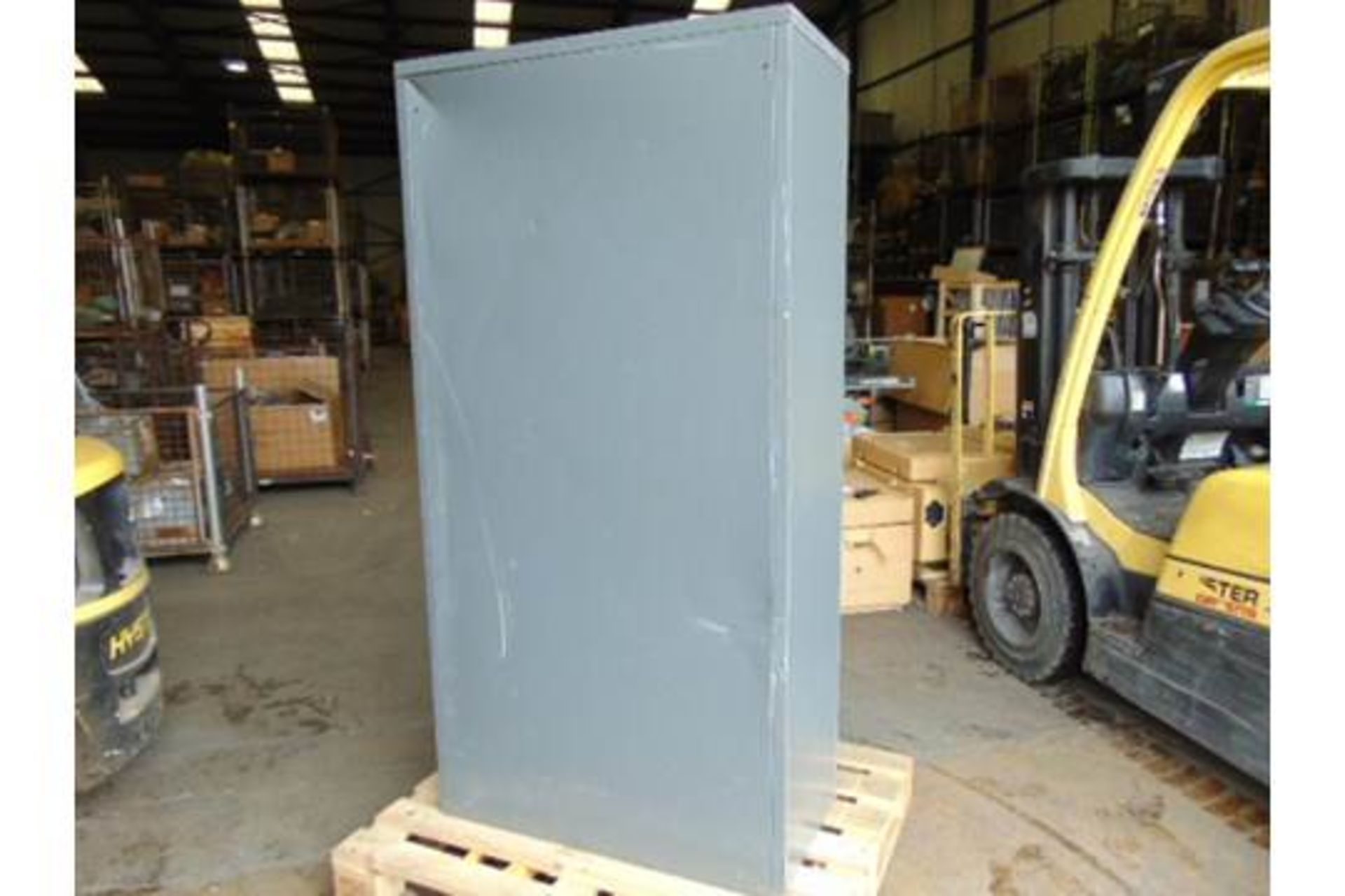 Heavy Duty Storage Locker - Image 4 of 4