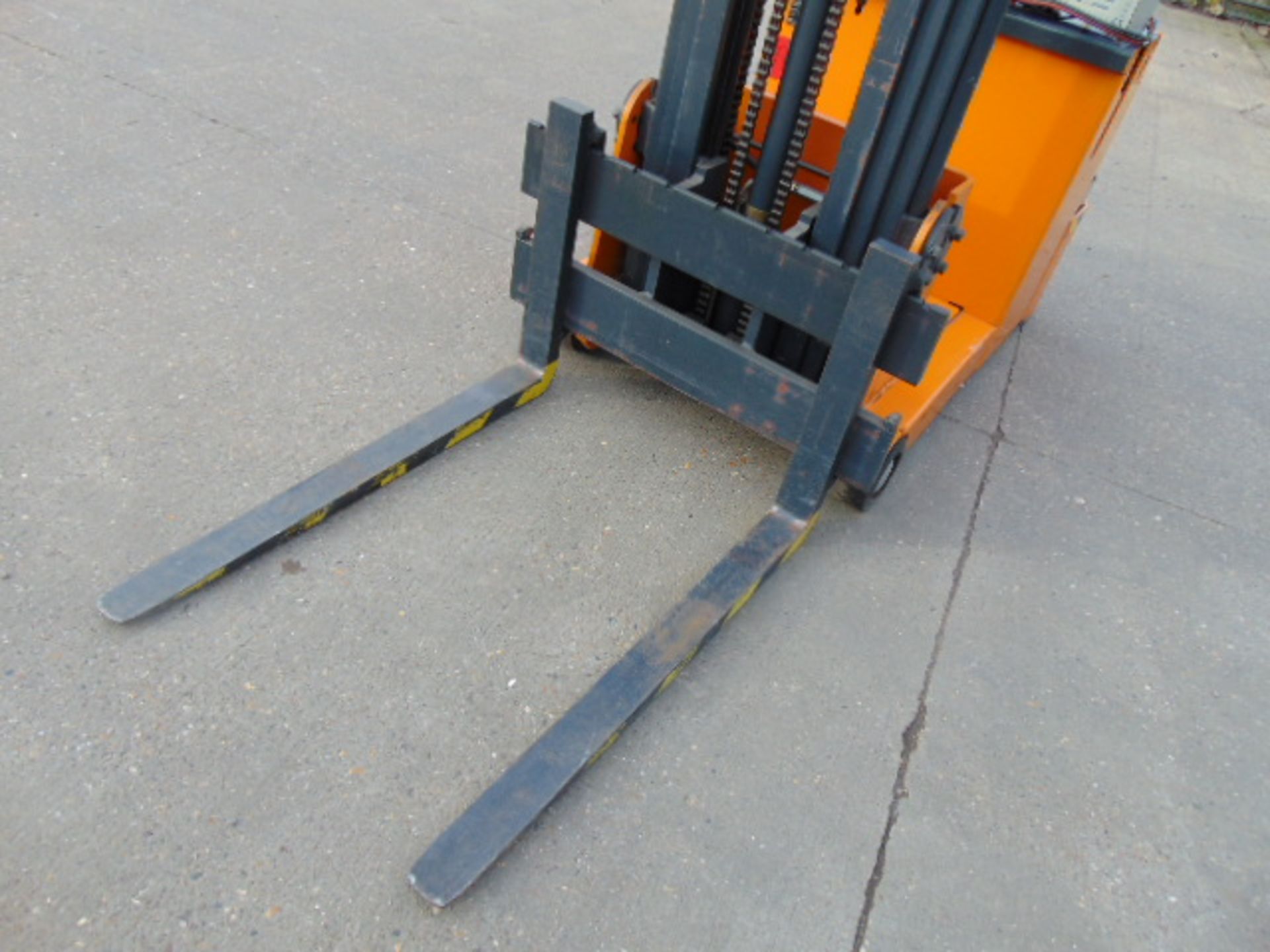 Still EGG10 Electric Pedestrian Pallet Stacker c/w Charger - Image 9 of 18