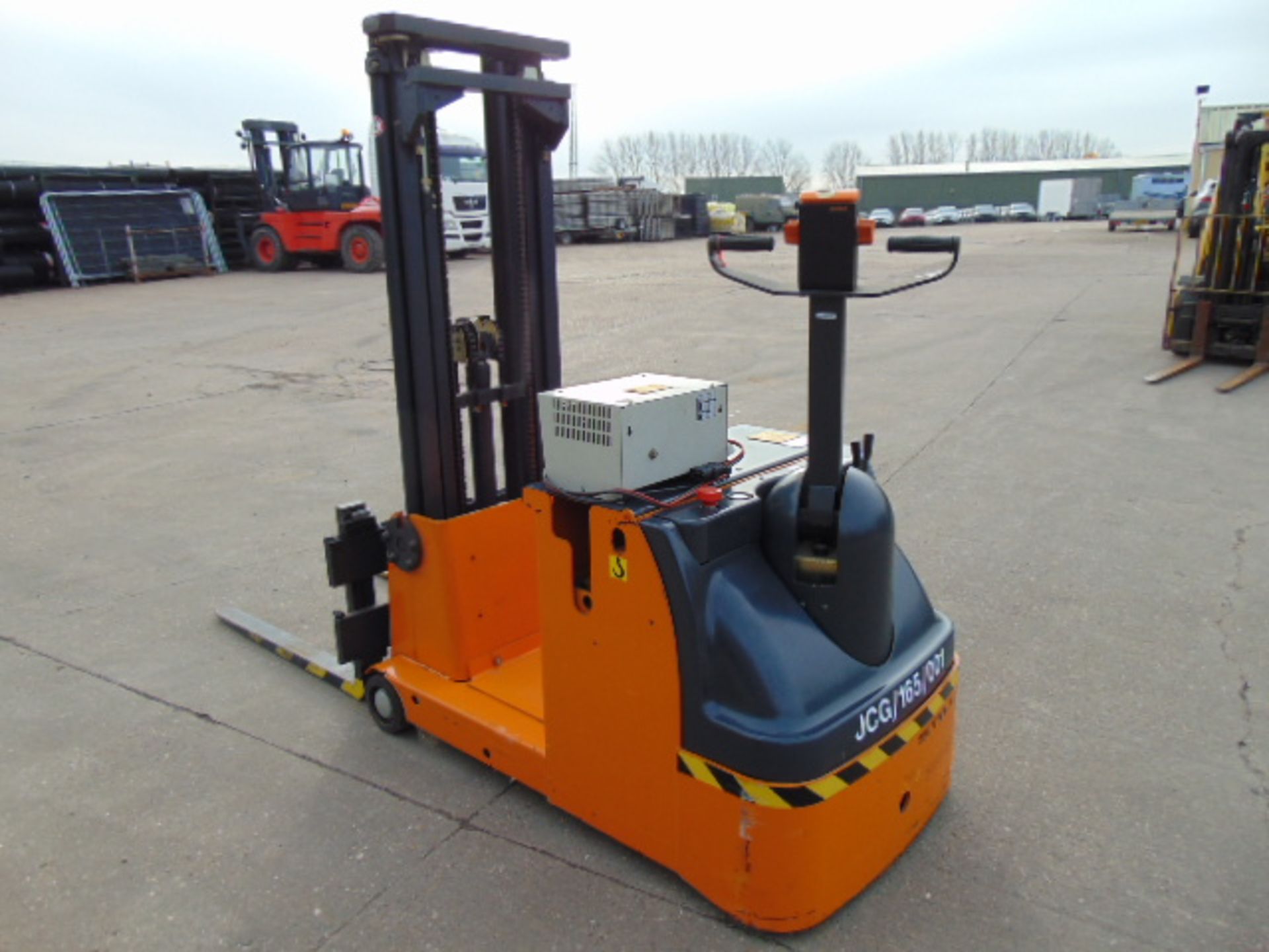 Still EGG10 Electric Pedestrian Pallet Stacker c/w Charger - Image 8 of 18