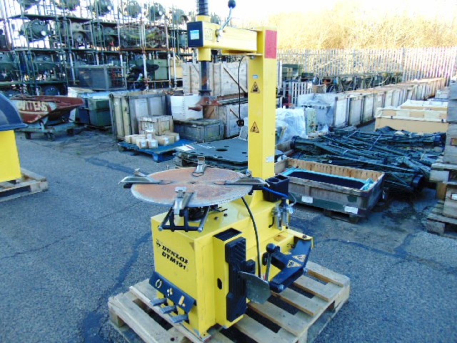 Dunlop DTM191 Tyre Changer Machine - Image 3 of 12