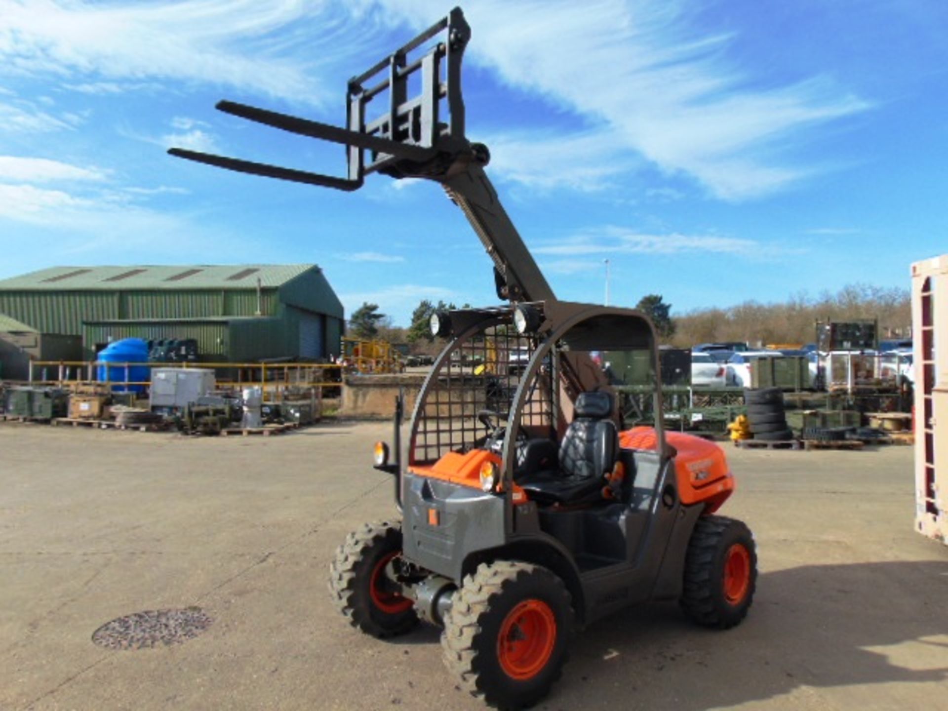 2010 Ausa Taurulift T133H 4WD Compact Forklift with Pallet Tines - Image 15 of 23