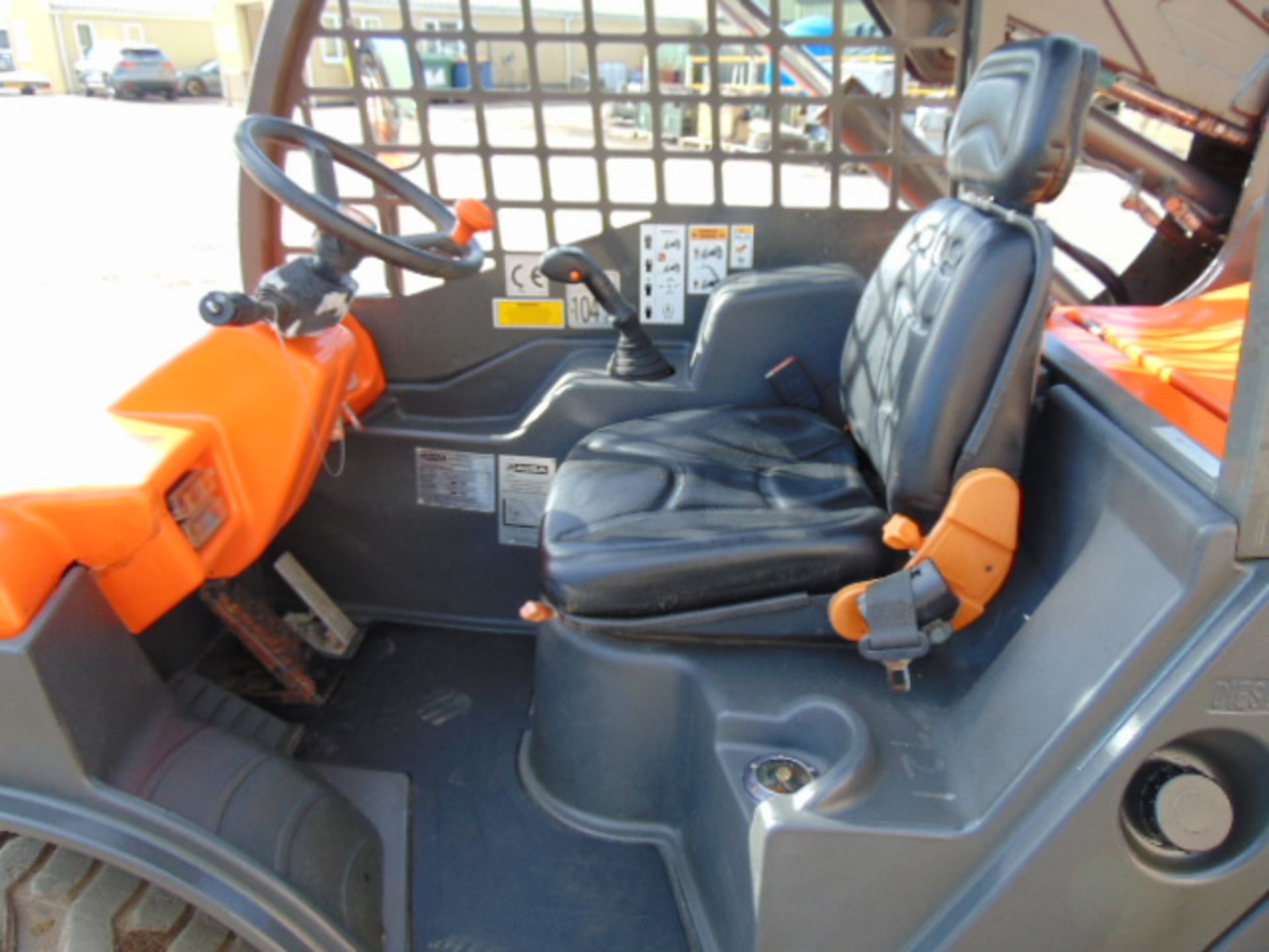 2010 Ausa Taurulift T133H 4WD Compact Forklift with Pallet Tines - Image 17 of 23