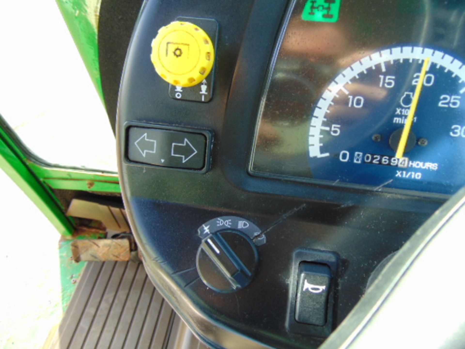 John Deere 2320HST 4WD Tractor 269 Hours! - Image 14 of 23