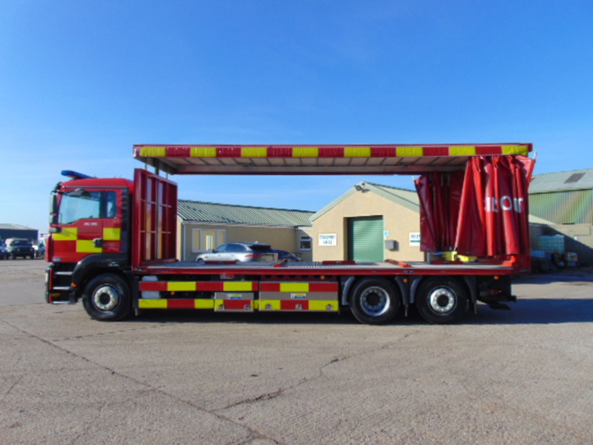 2004 MAN TG-A 6X2 Rear Steer Incident Support Unit ONLY 19,854 KM!! - Image 12 of 41