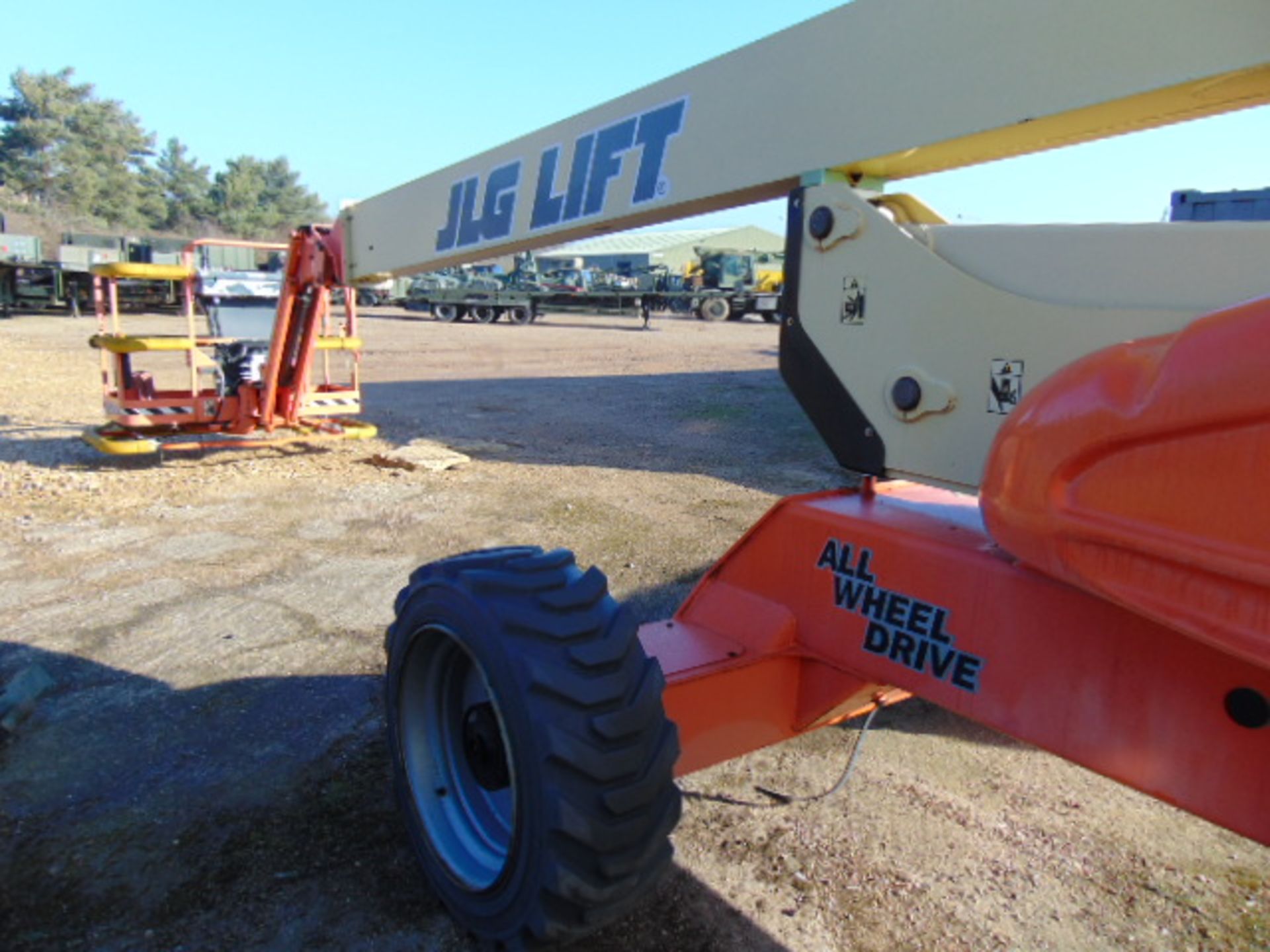 JLG M600JP Lift 565 Hours Only!! - Image 4 of 17