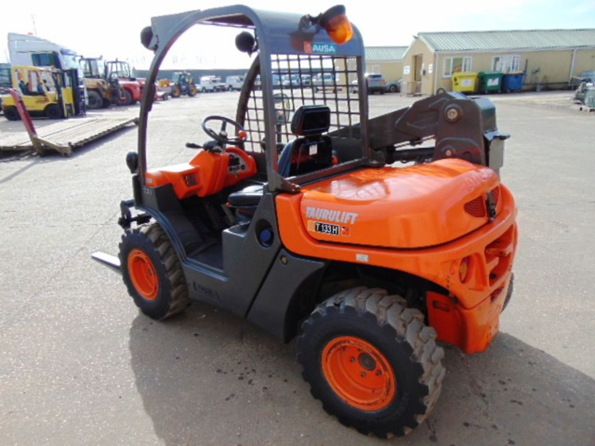 2010 Ausa Taurulift T133H 4WD Compact Forklift with Pallet Tines - Image 8 of 23
