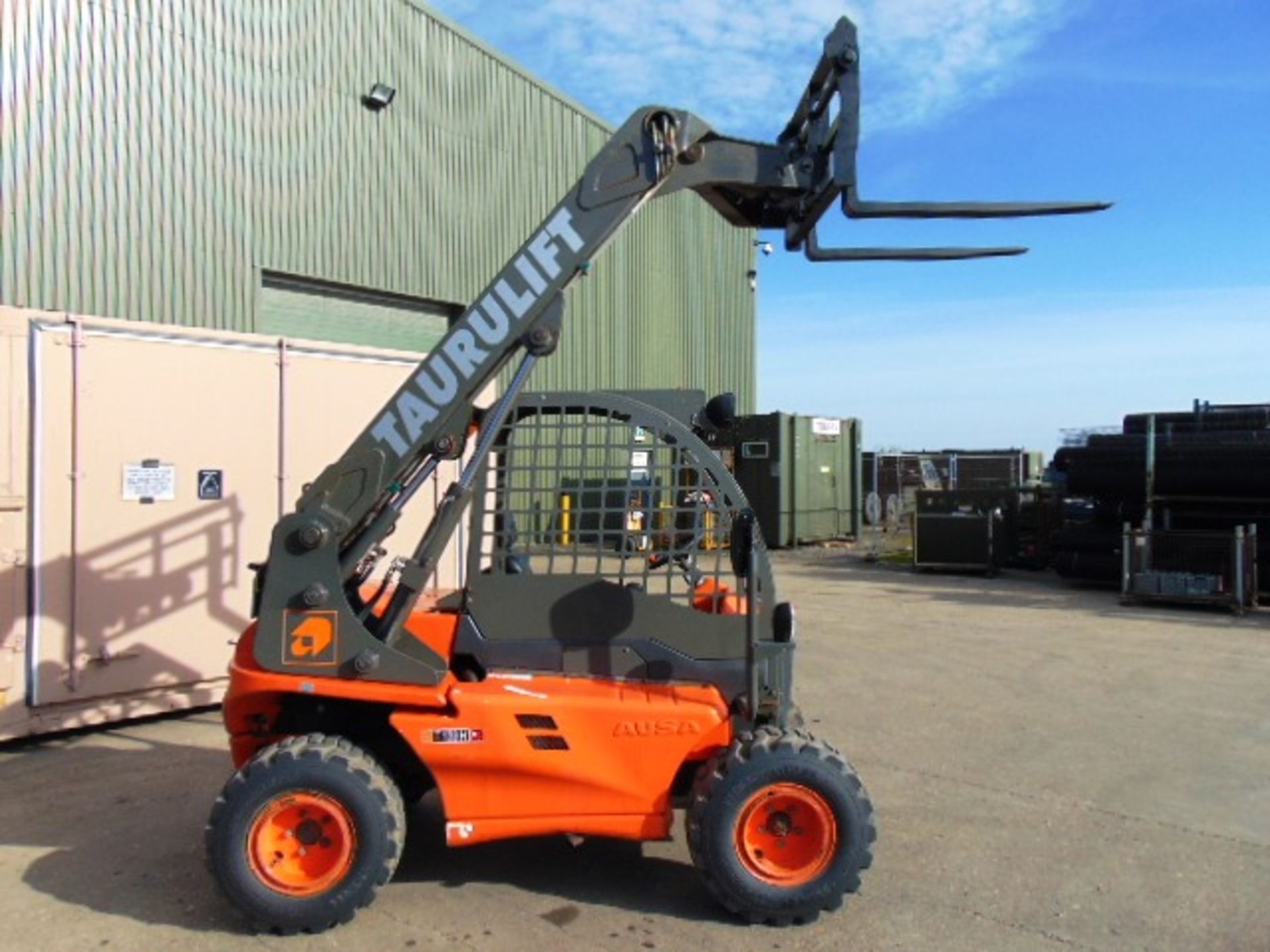 2010 Ausa Taurulift T133H 4WD Compact Forklift with Pallet Tines - Image 9 of 23