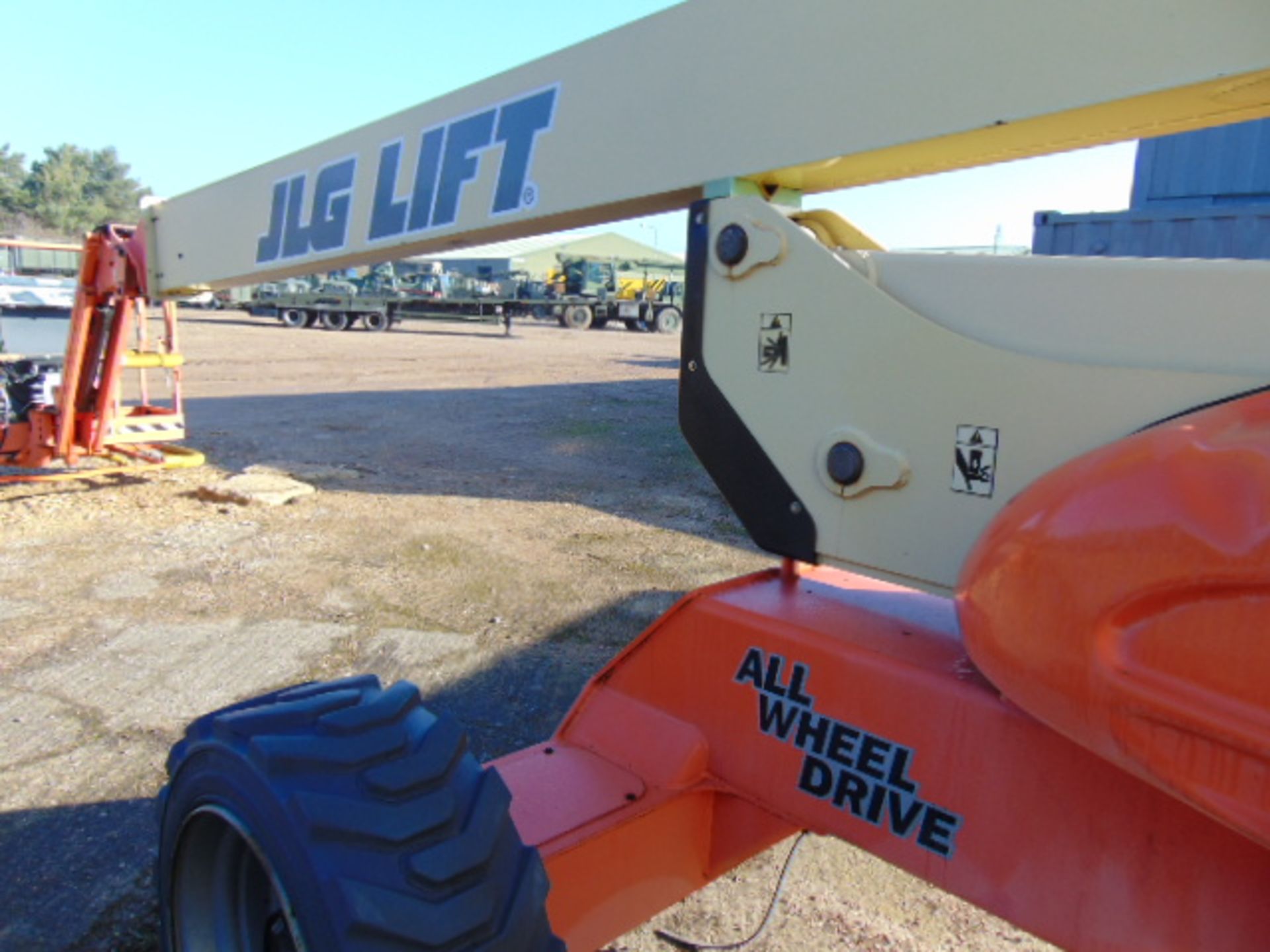 JLG M600JP Lift 565 Hours Only!! - Image 5 of 17