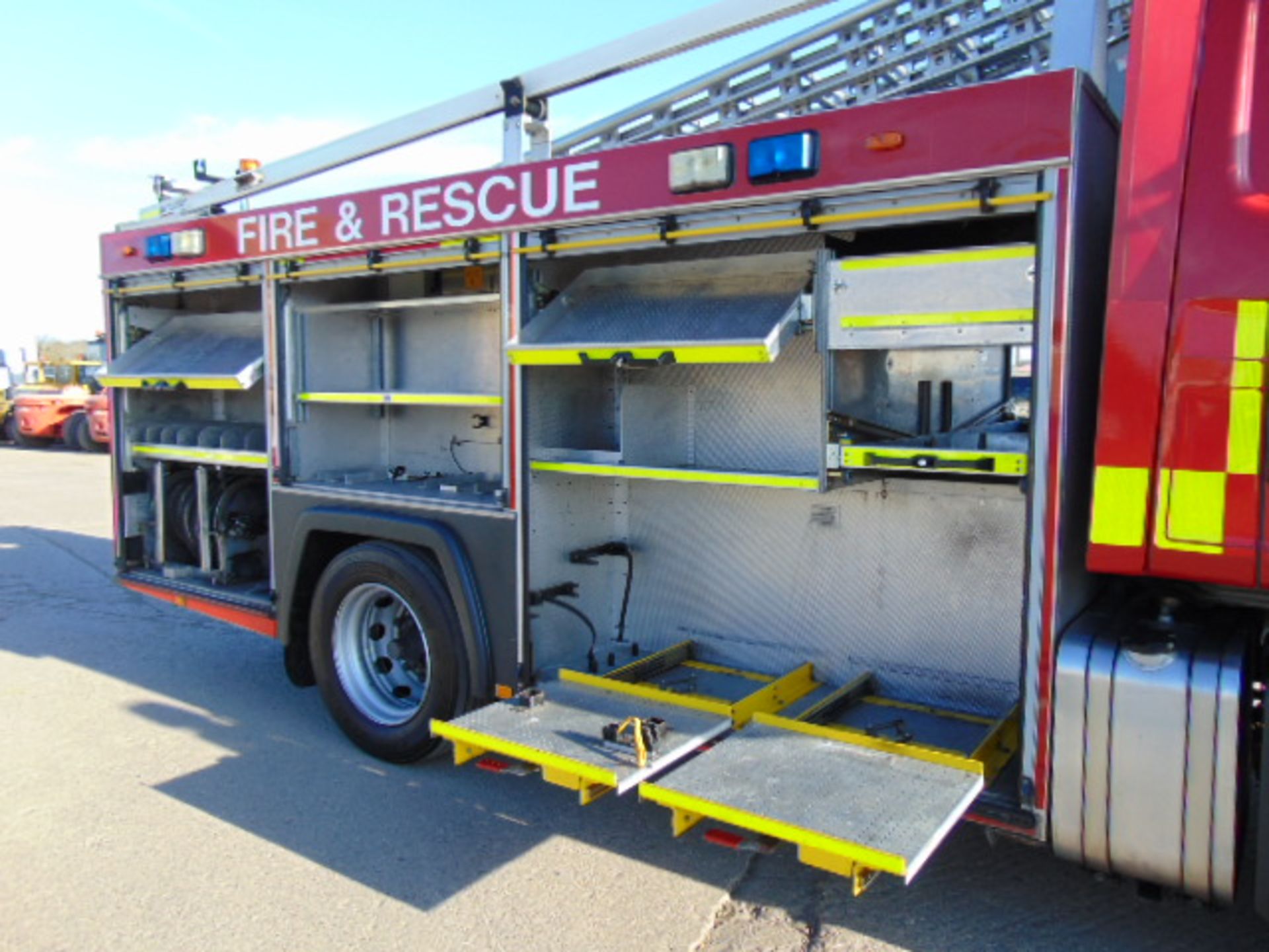 Scania 94D 260 / Emergency One Fire Engine - Image 11 of 40