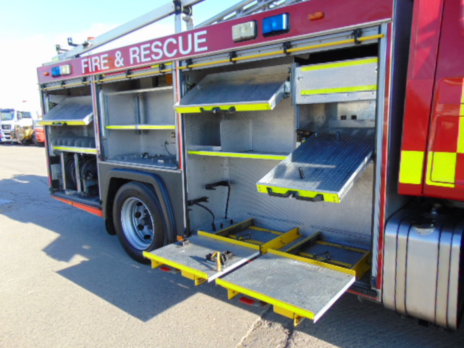 Scania 94D 260 / Emergency One Fire Engine - Image 12 of 40