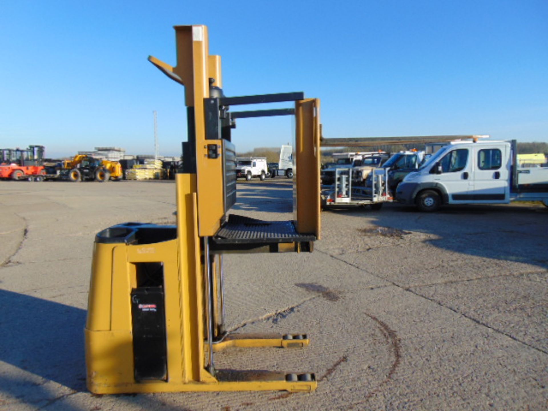 2009 CAT NOL10NF Low Level Electric Order Picker - Image 7 of 14