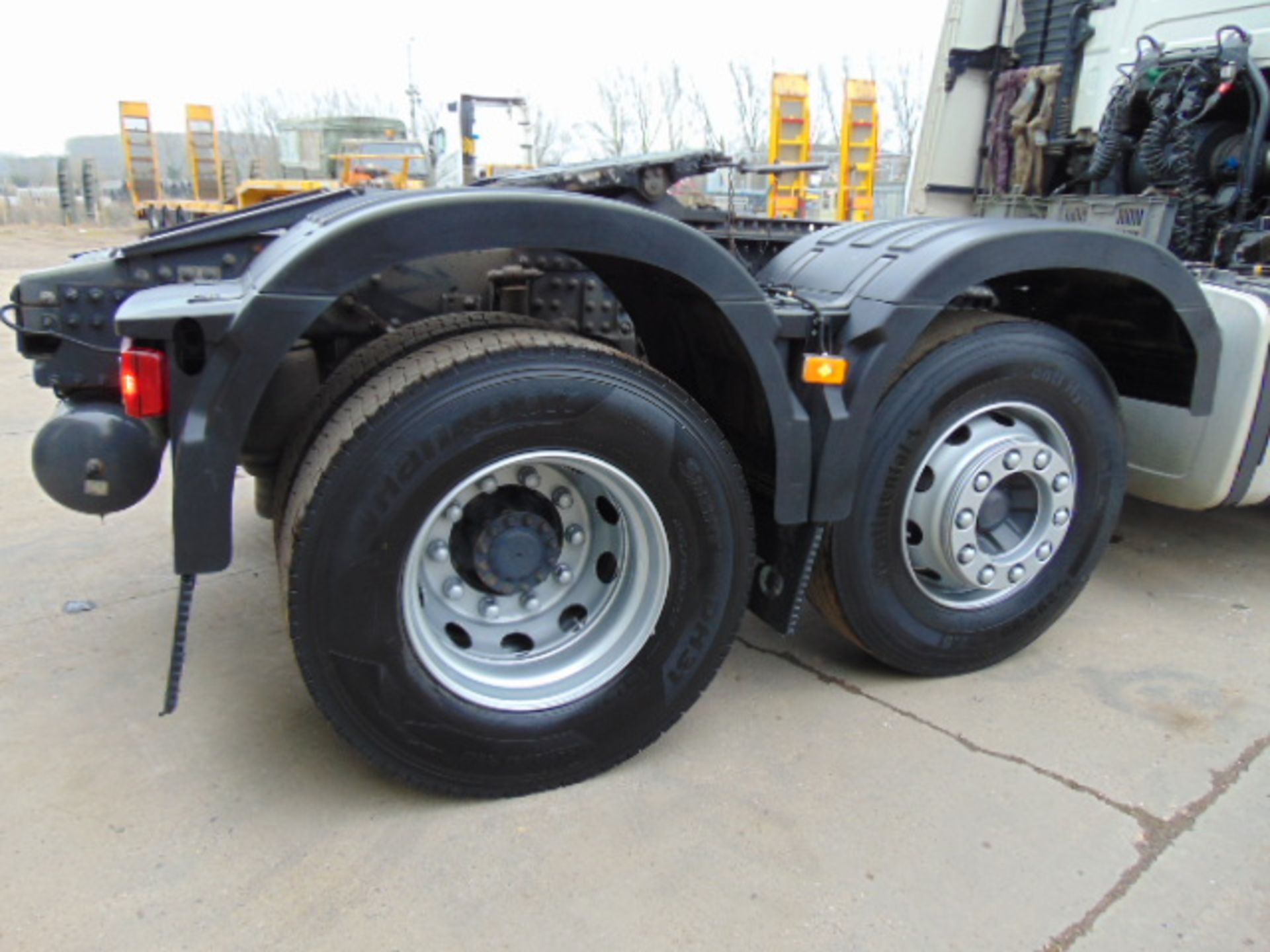 2015 Volvo FH 500 Globetrotter 6x2 44ton Tractor unit - Image 12 of 30