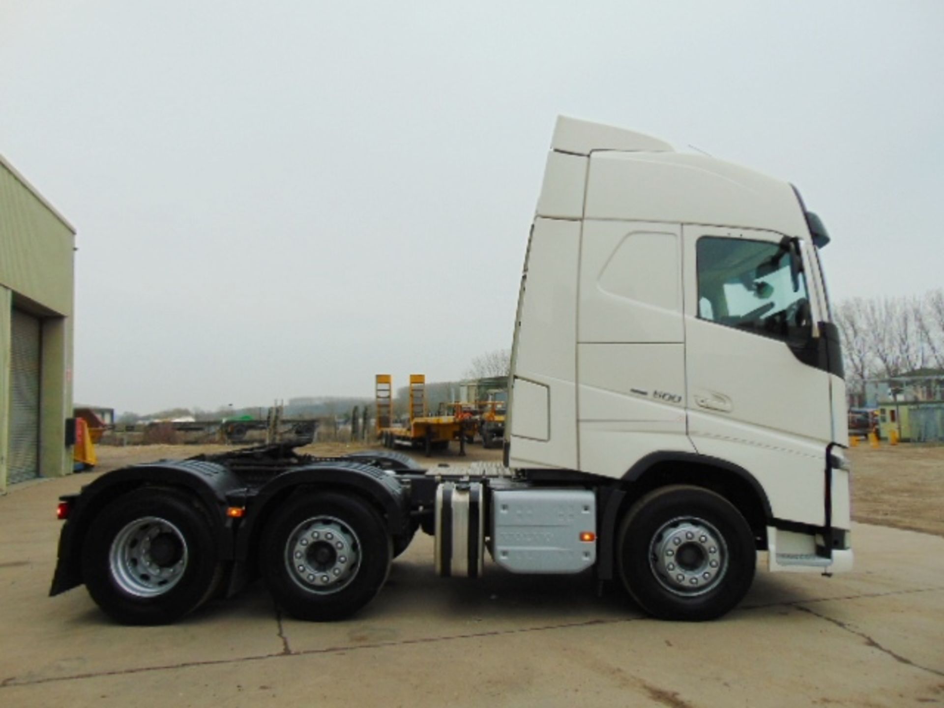 2015 Volvo FH 500 Globetrotter 6x2 44ton Tractor unit - Image 5 of 30