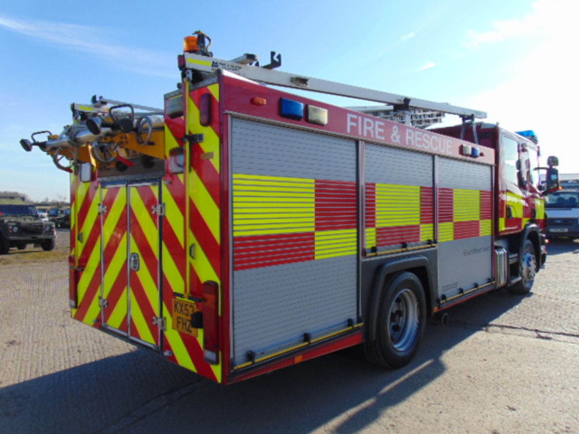 Scania 94D 260 / Emergency One Fire Engine - Image 8 of 40