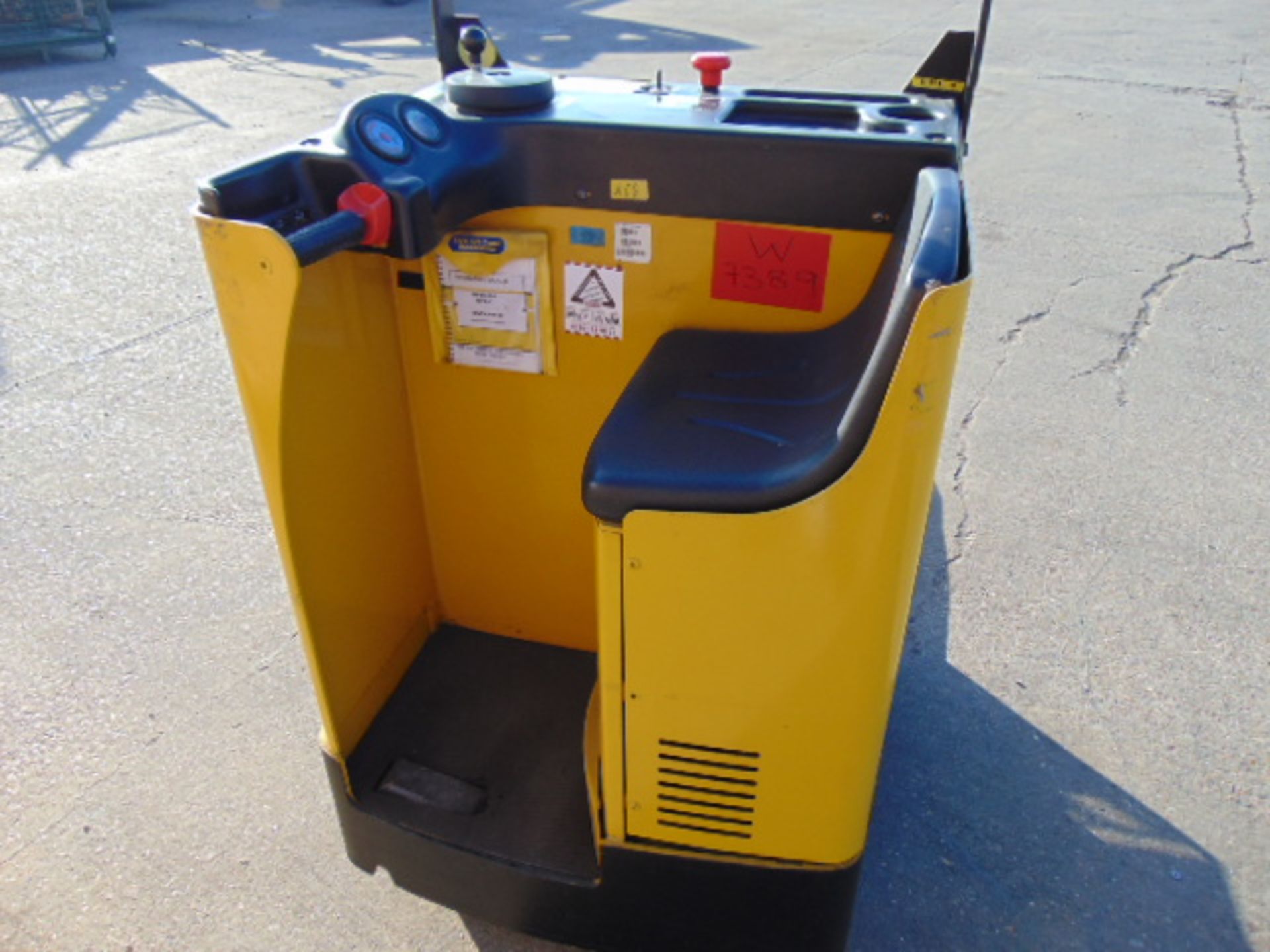 2012 Yale MP20T 2000Kg Electric Sit On Pallet Truck C/W Charger - Image 6 of 13