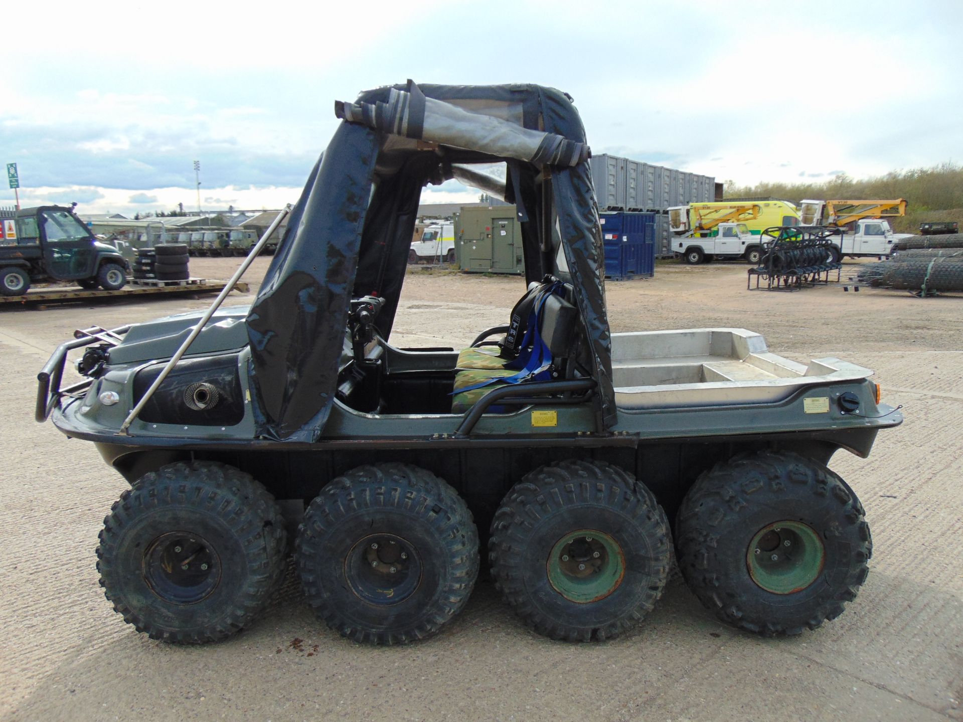 2013 Hunter 8x8 Amphibious Special Utility Vehicle - Image 3 of 23