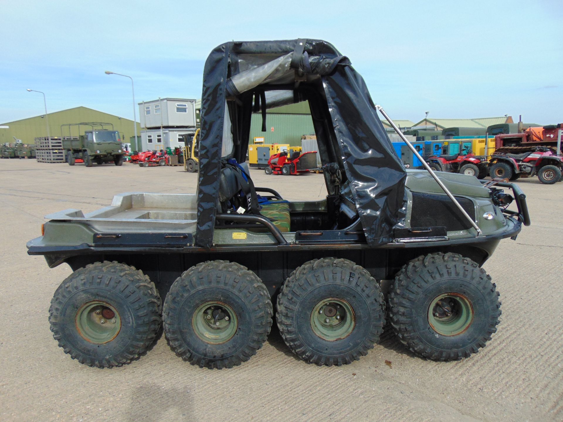 2013 Hunter 8x8 Amphibious Special Utility Vehicle - Image 4 of 23