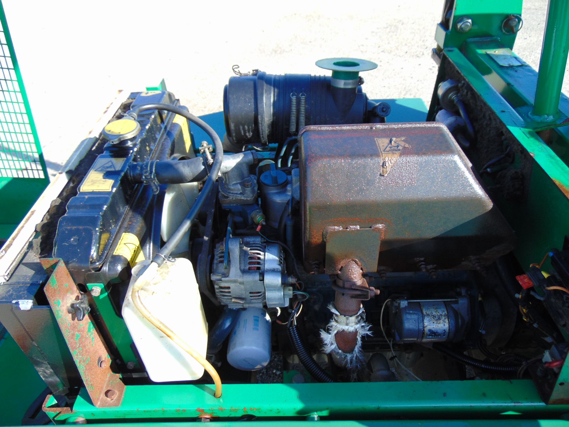 Ransomes Parkway 2250 Triple Gang Ride On Mower ONLY 269 Hours! - Image 15 of 19