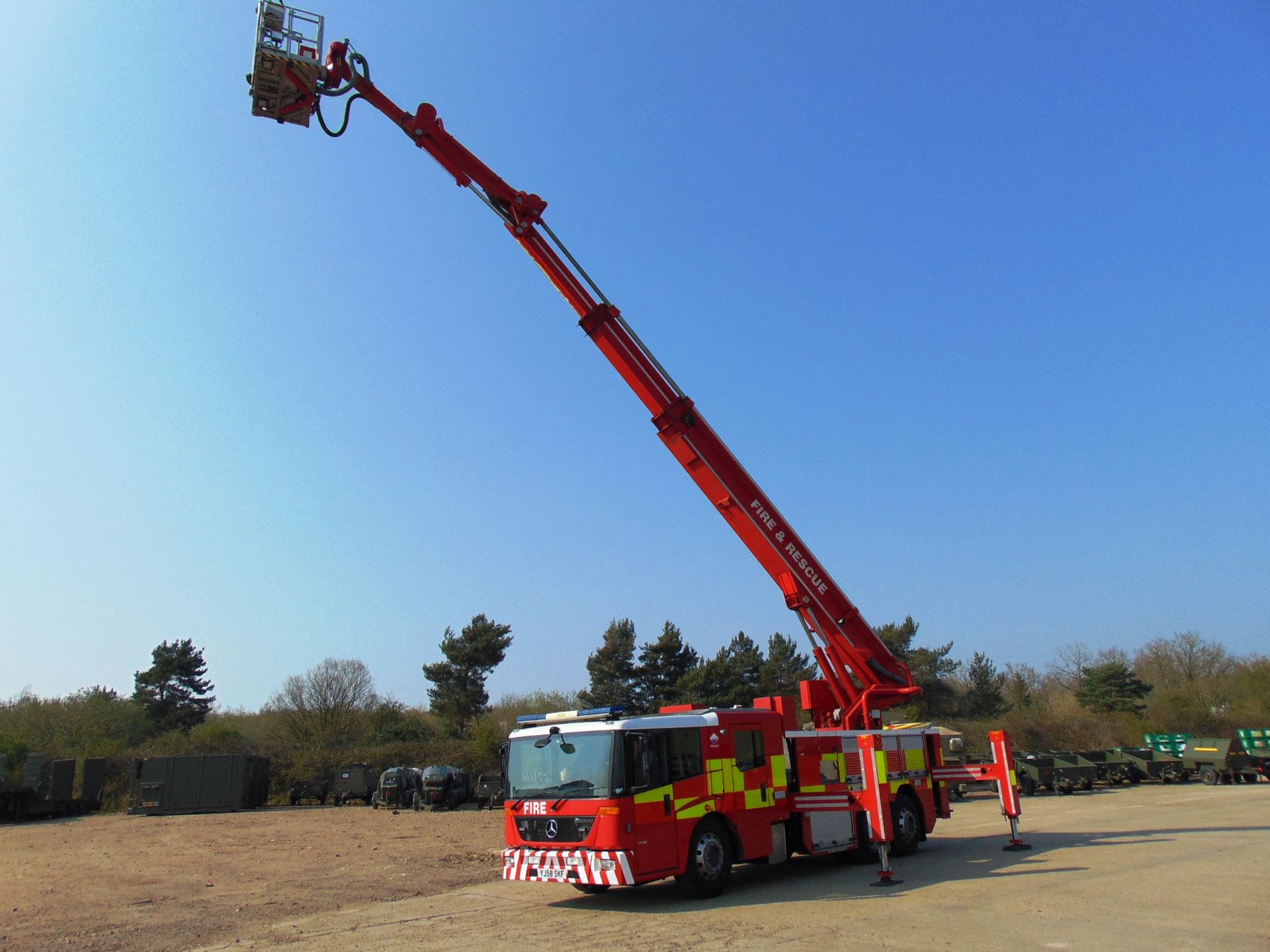 2008 Mercedes Econic CARP (Combined Aerial Rescue Pump) 6x2 Aerial Work Platform / Fire Appliance - Bild 10 aus 49