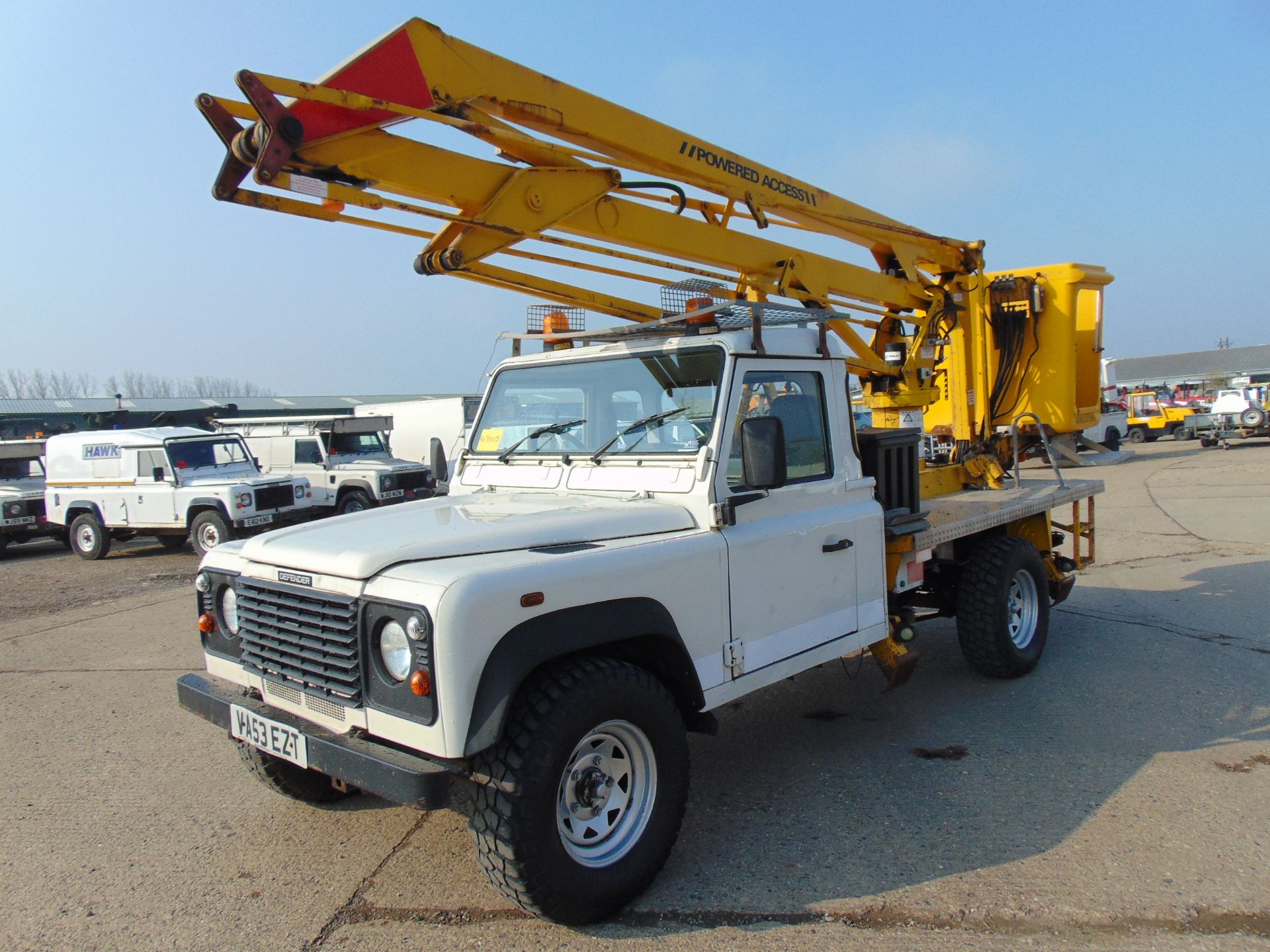 Land Rover Defender 130 TD5 Cherry Picker / Access Lift - Bild 3 aus 19