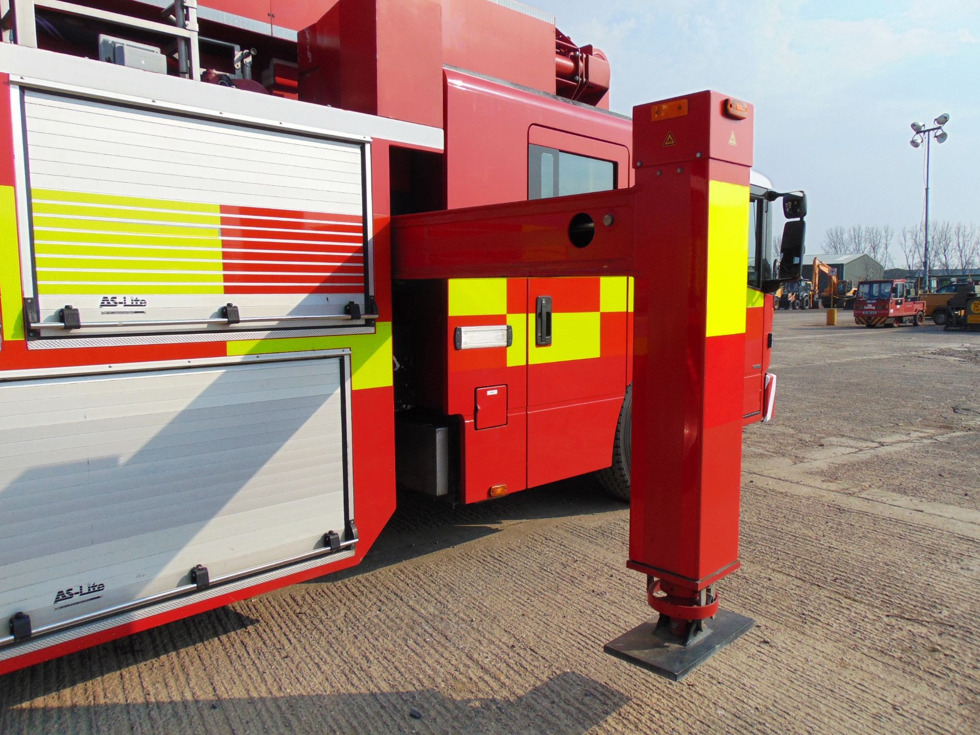 2008 Mercedes Econic CARP (Combined Aerial Rescue Pump) 6x2 Aerial Work Platform / Fire Appliance - Image 18 of 49