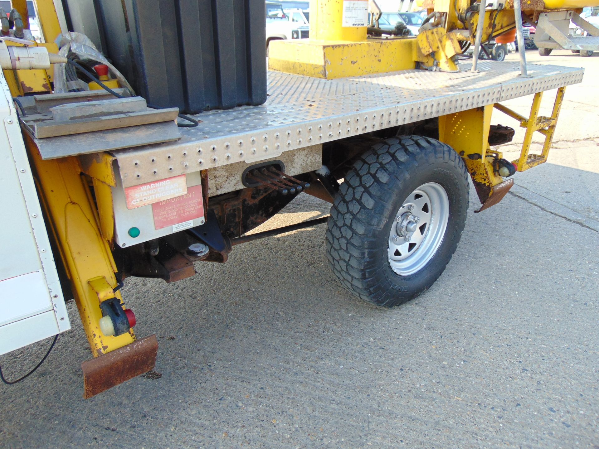 Land Rover Defender 130 TD5 Cherry Picker / Access Lift - Image 10 of 19