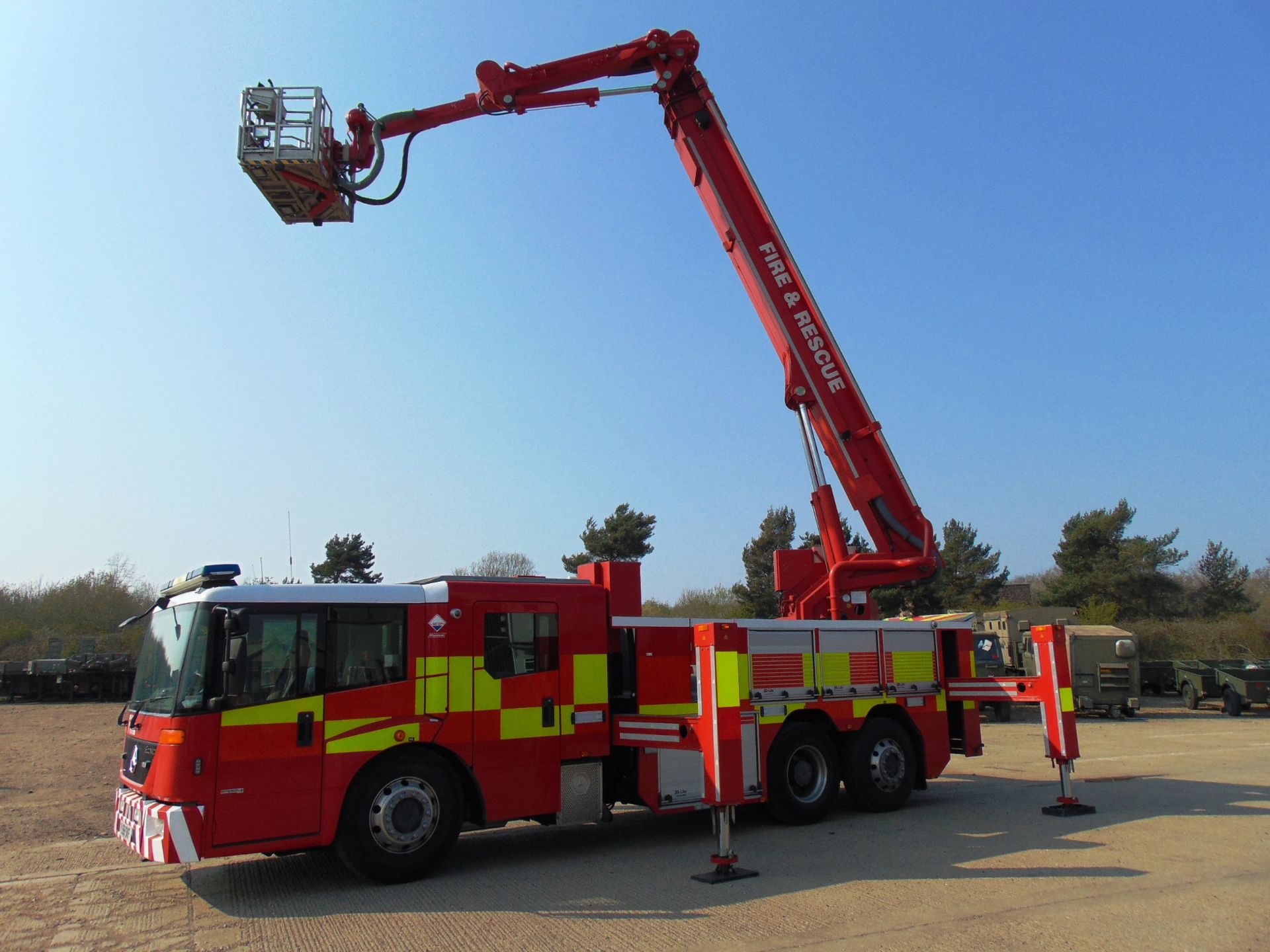 2008 Mercedes Econic CARP (Combined Aerial Rescue Pump) 6x2 Aerial Work Platform / Fire Appliance - Image 11 of 49