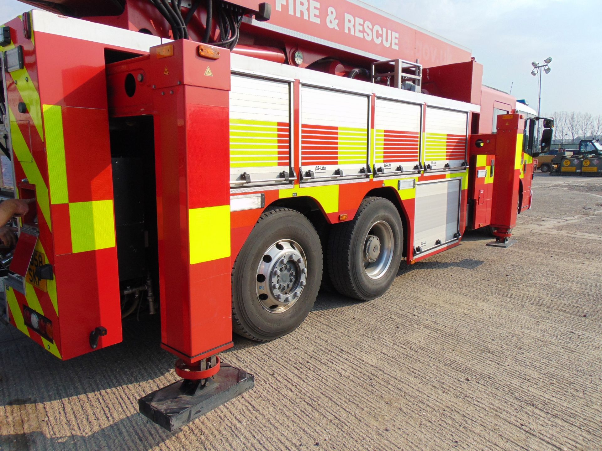 2008 Mercedes Econic CARP (Combined Aerial Rescue Pump) 6x2 Aerial Work Platform / Fire Appliance - Image 19 of 49