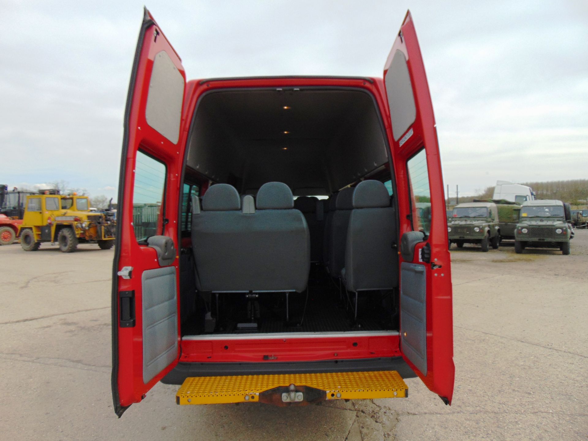 Ford Transit RWD 16 Seat Minibus - Image 23 of 27