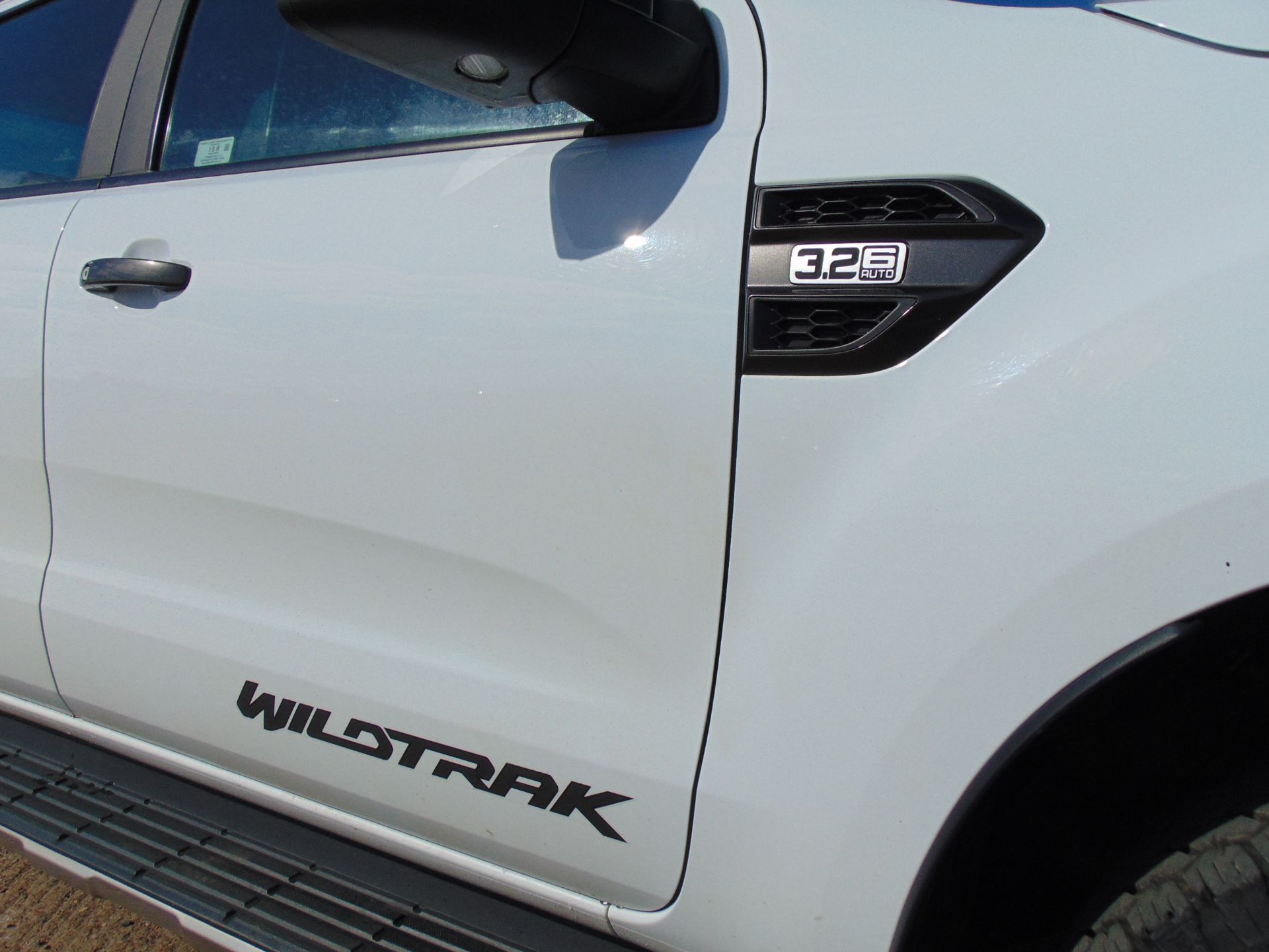 2016 Ford Ranger 3.2 Wildtrak 4x4 Double Cab Pickup in Frozen white - Bild 12 aus 36