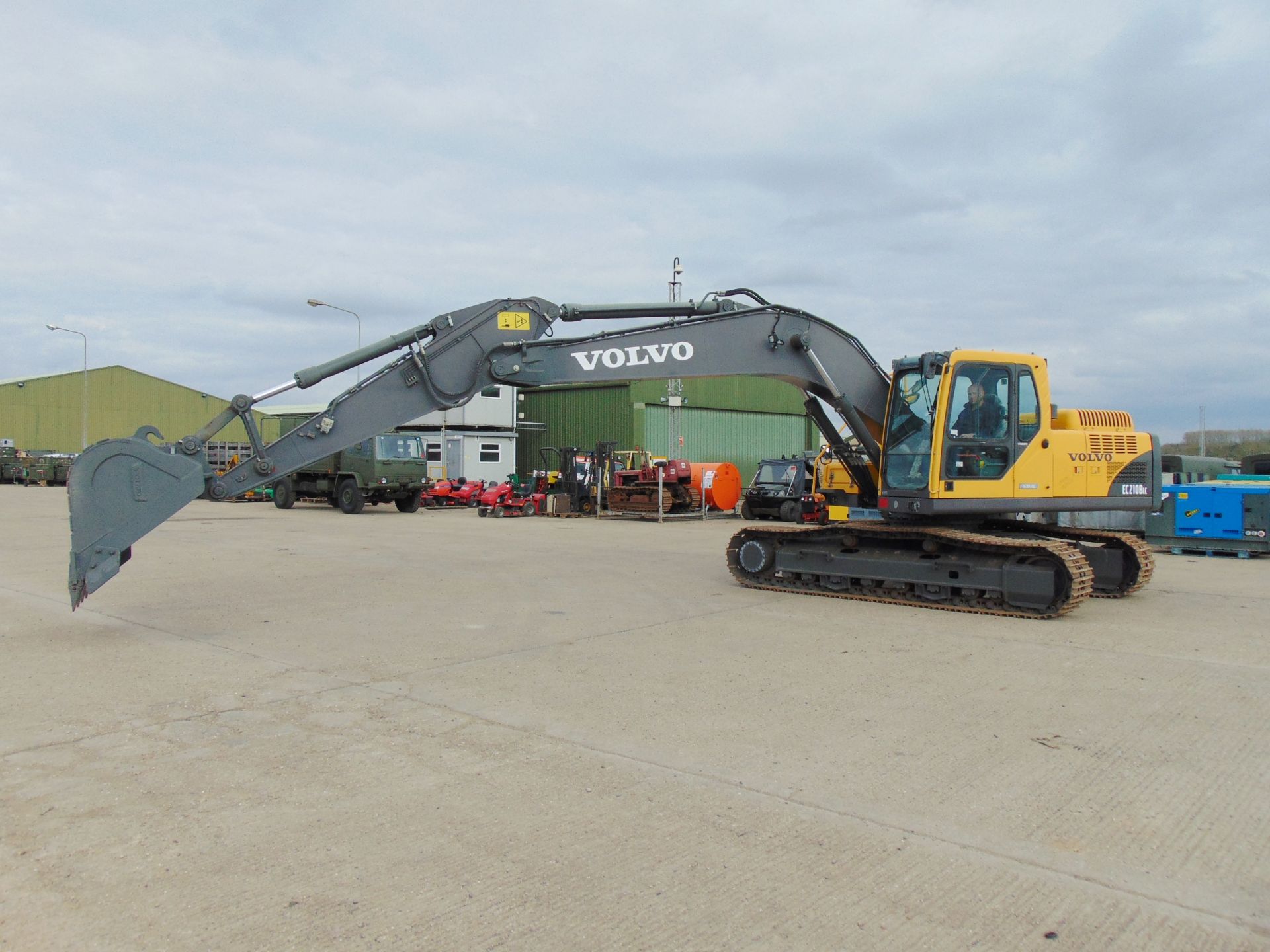 Volvo EC210B LC Prime 22t Excavator - Image 3 of 25