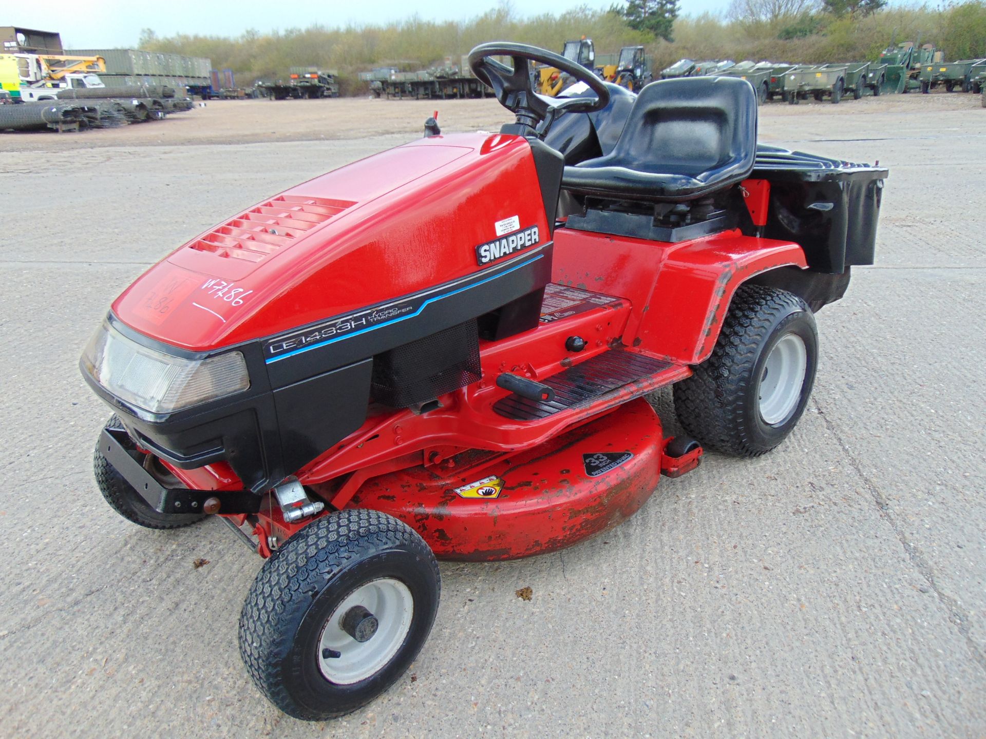 Snapper LE1433H Ride On Mower - Bild 3 aus 14