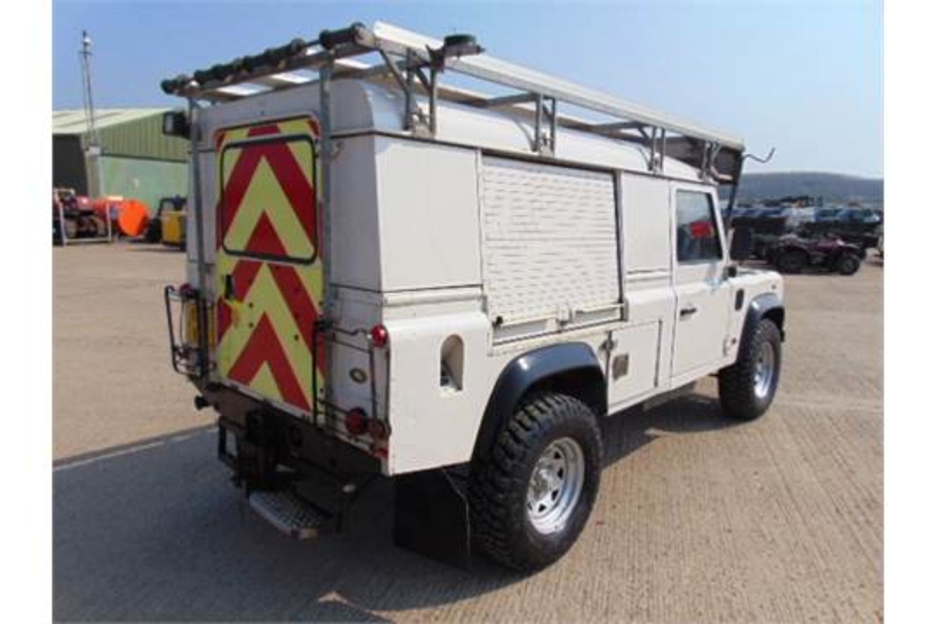 Land Rover Defender 110 Puma Hardtop 4x4 Special Utility (Mobile Workshop) complete with Winch - Image 6 of 30