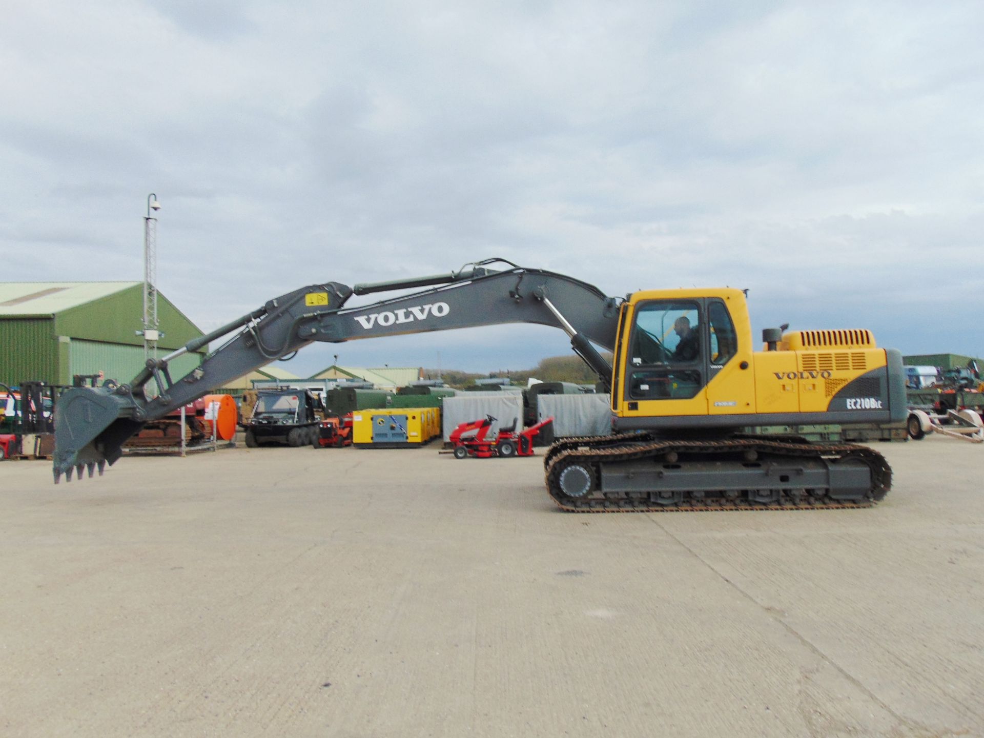 Volvo EC210B LC Prime 22t Excavator - Image 4 of 25