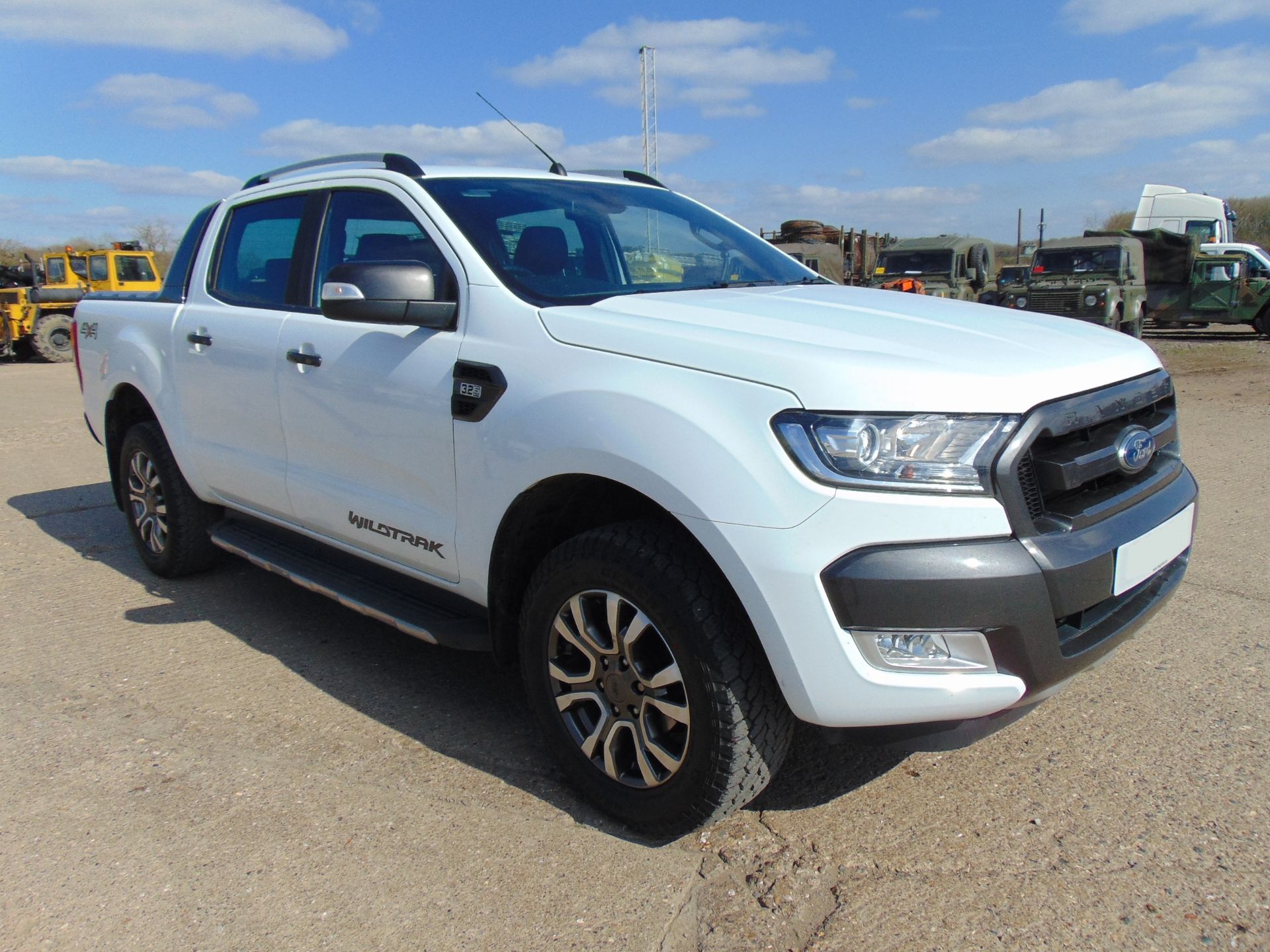 2016 Ford Ranger 3.2 Wildtrak 4x4 Double Cab Pickup in Frozen white