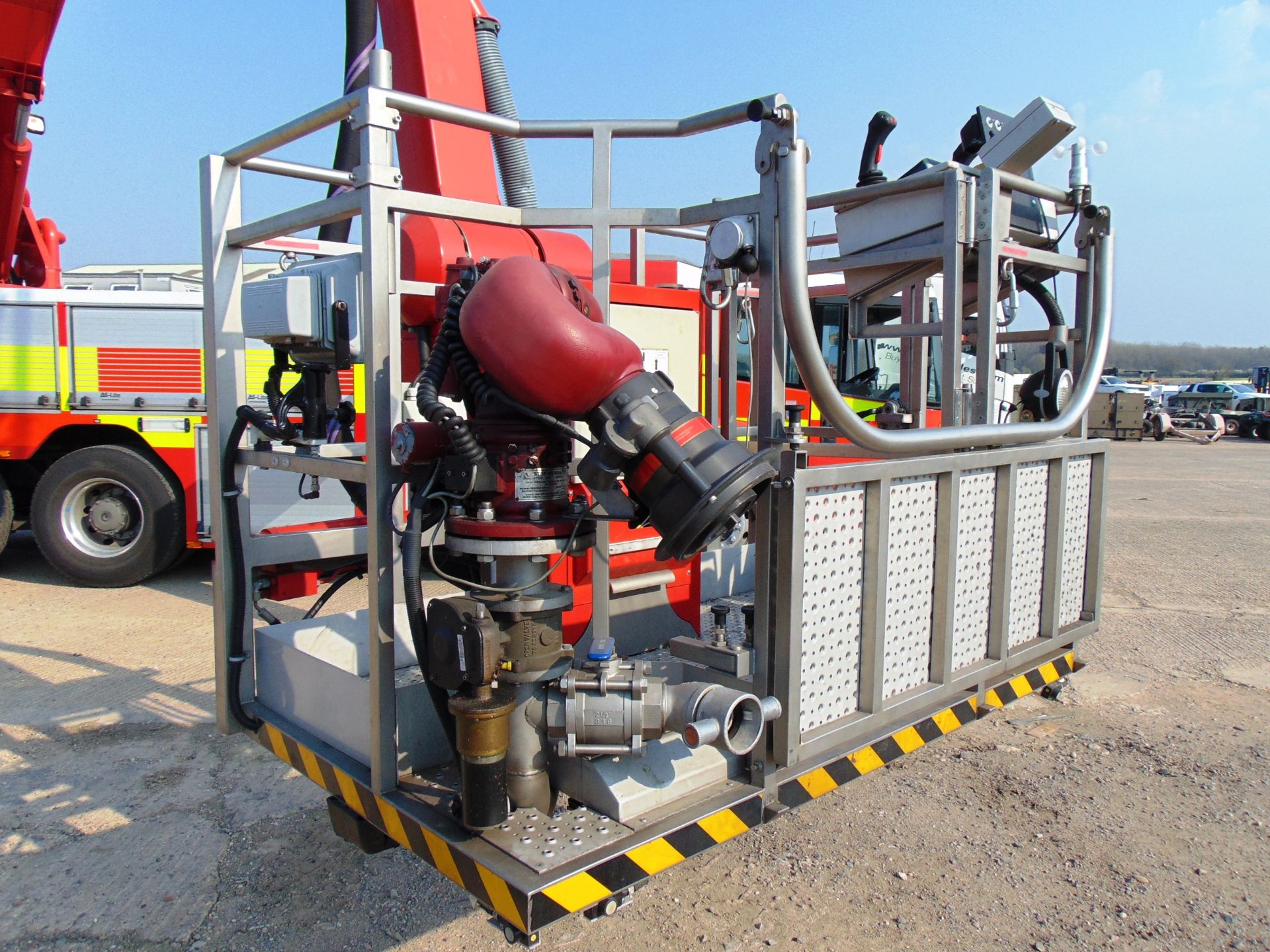 2008 Mercedes Econic CARP (Combined Aerial Rescue Pump) 6x2 Aerial Work Platform / Fire Appliance - Bild 14 aus 49