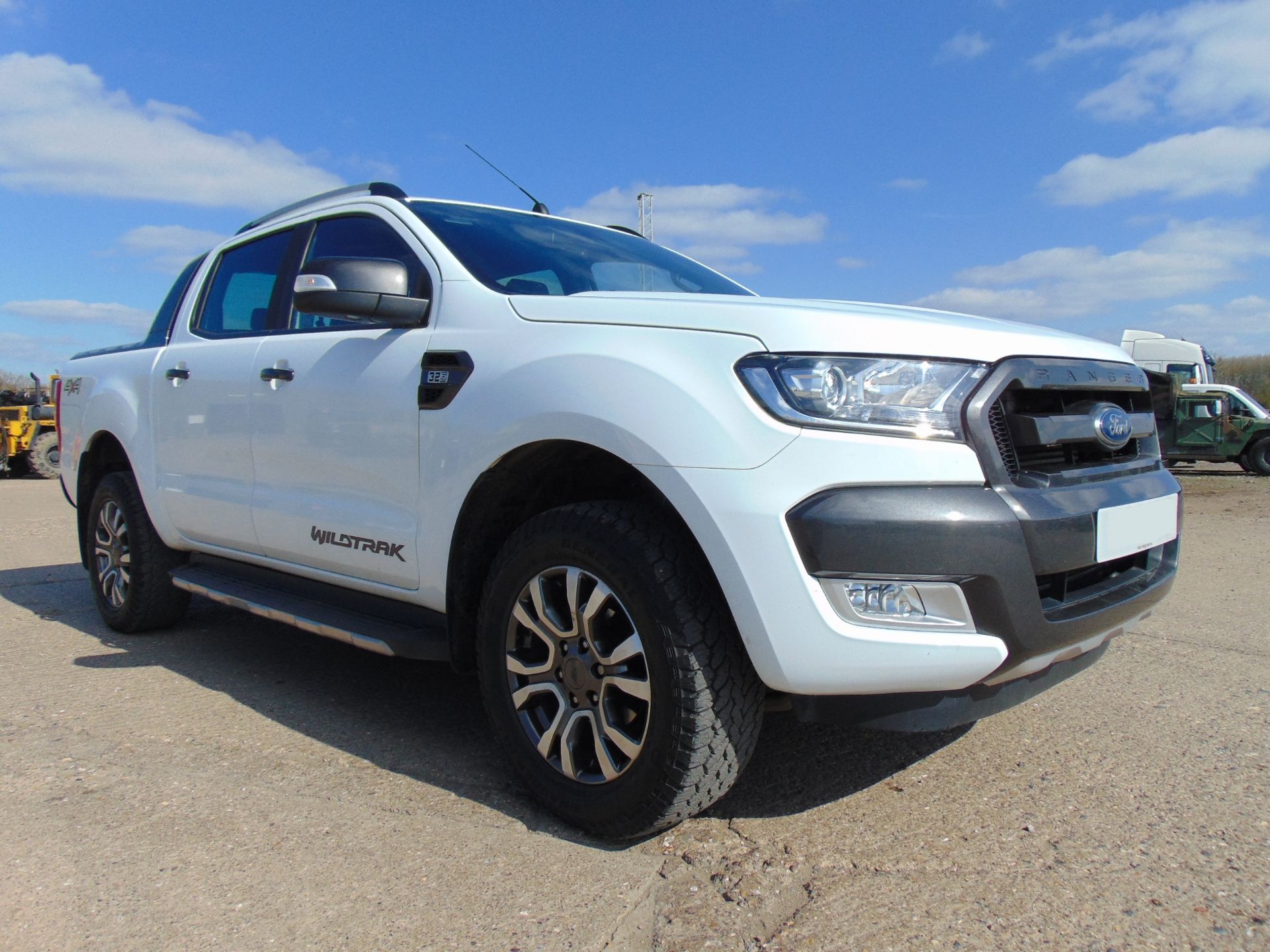 2016 Ford Ranger 3.2 Wildtrak 4x4 Double Cab Pickup in Frozen white - Image 10 of 36