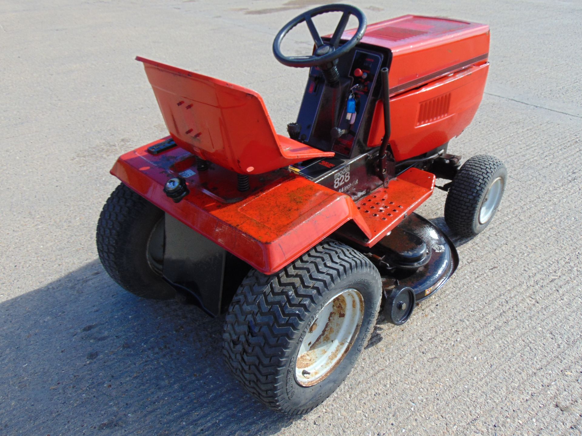 MTD Lawnflite 828 Ride On Mower - Bild 6 aus 13