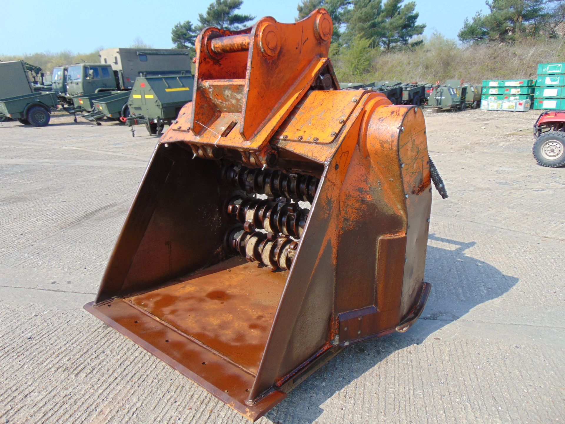 Excavator Waste Crusher Bucket Concrete / Demolition - Image 3 of 10